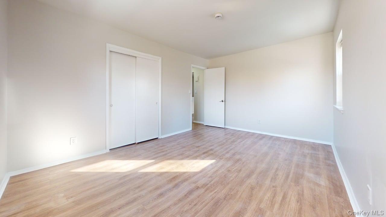 #13 photo, 110-41 62nd Drive, कुईंस Forest Hills , NY 11375