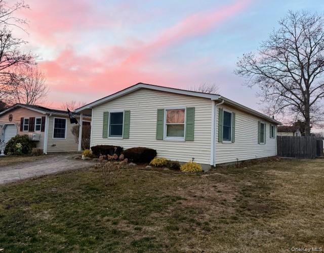 #3 photo, 42 Village Circle, Manorville , NY 11949