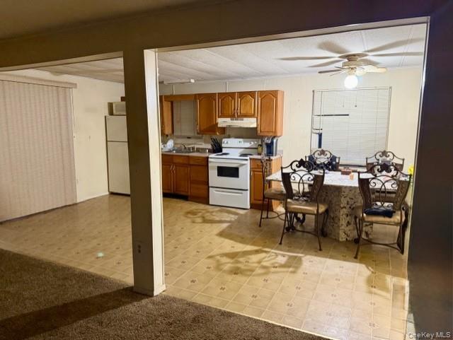 #5 photo, 42 Village Circle, Manorville , NY 11949