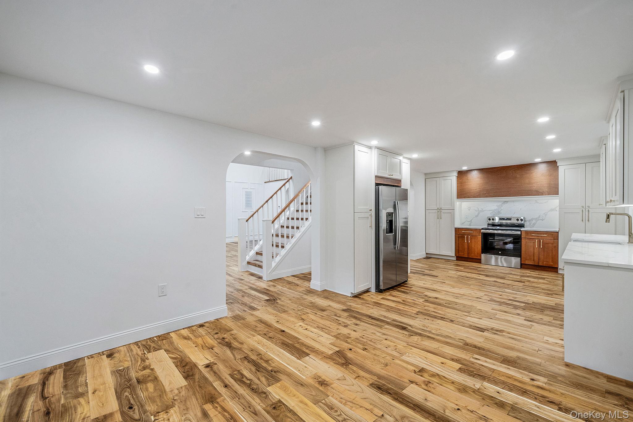 #20 photo, 6 Connetquot Drive, 东长岛 Oakdale , NY 11769