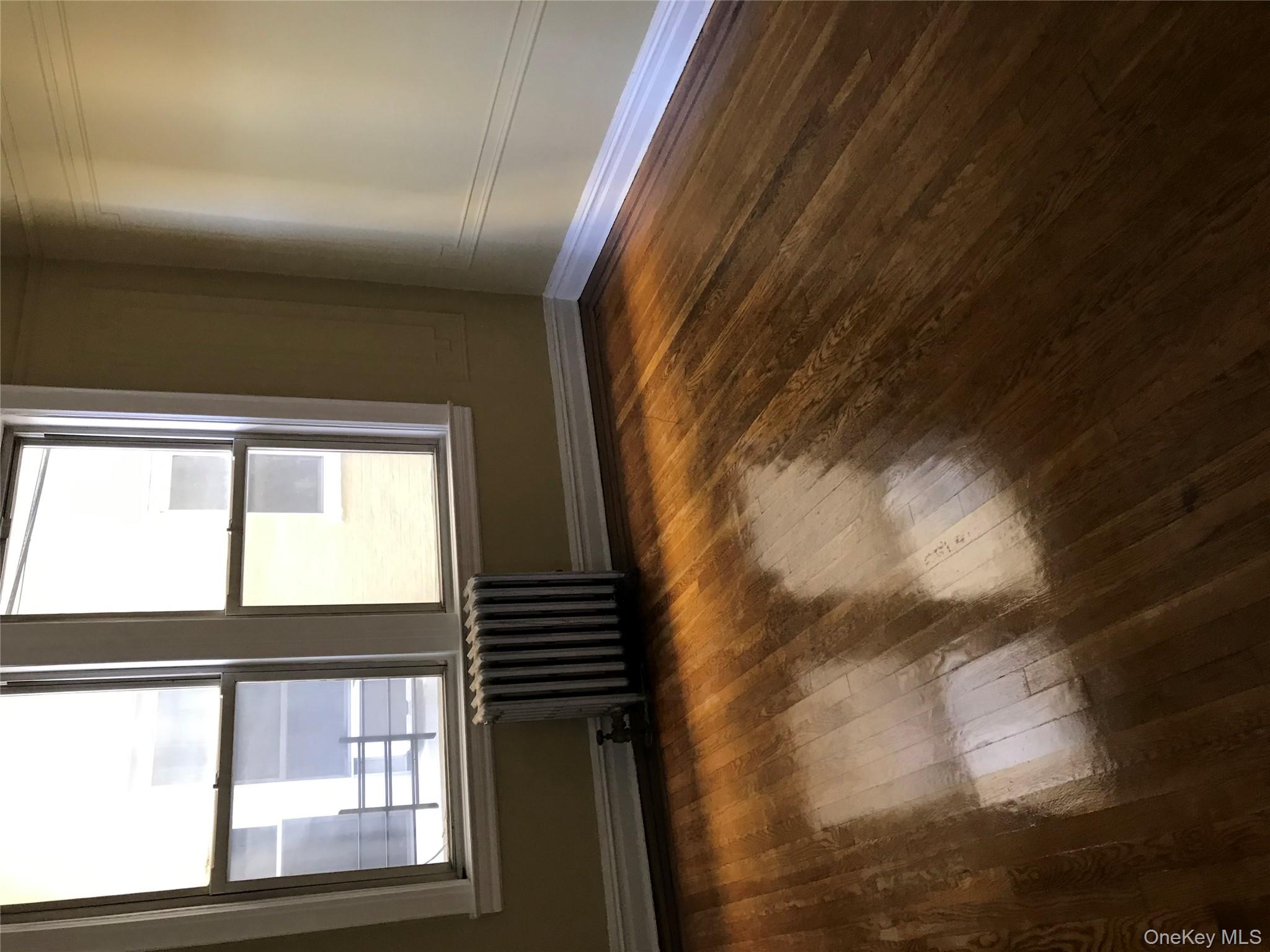 #8 photo, 34-30 28th Street, Куинс ‖ Astoria , NY 11106