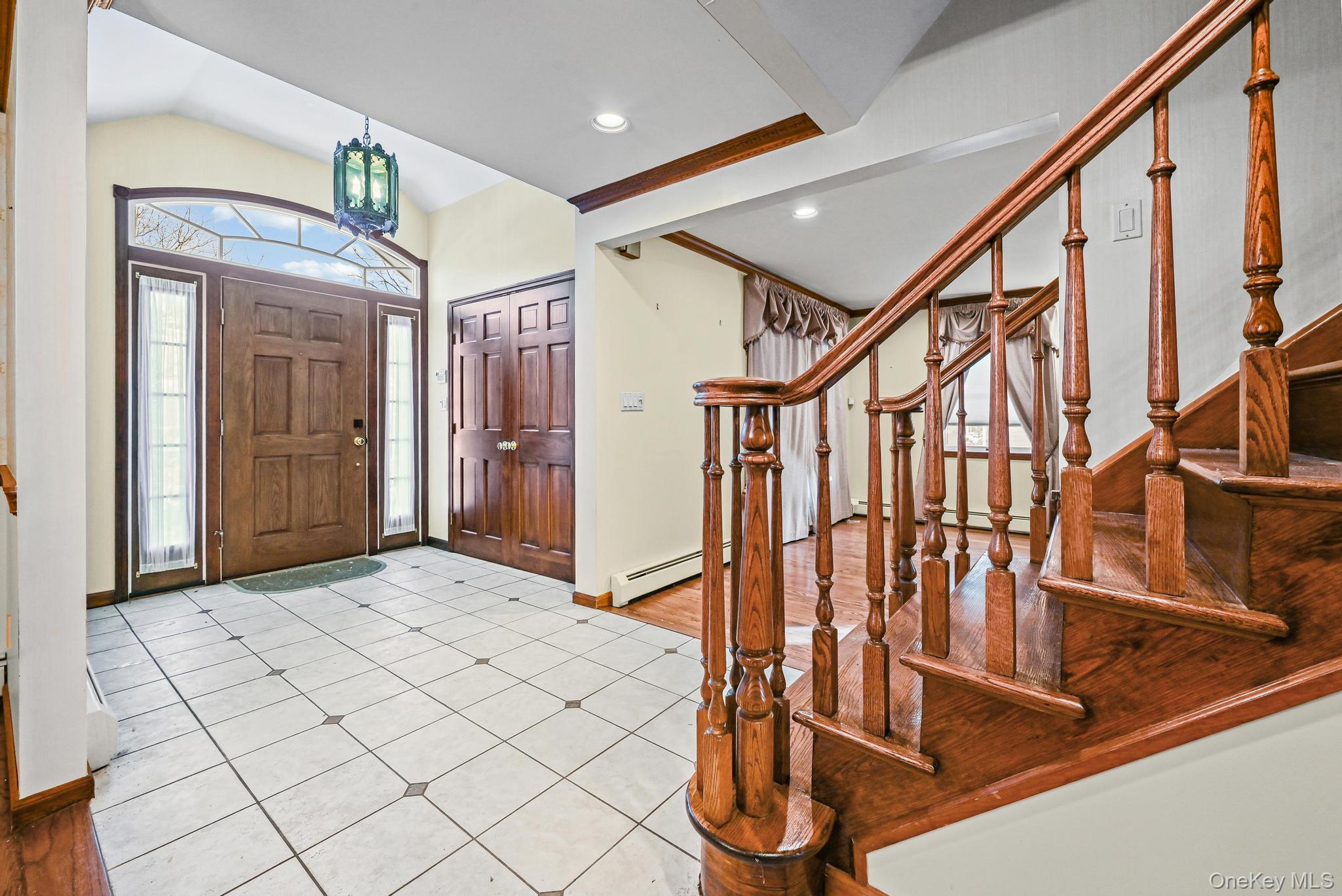 #4 photo, 95 Oakdale Lane, East Hills , NY 11577