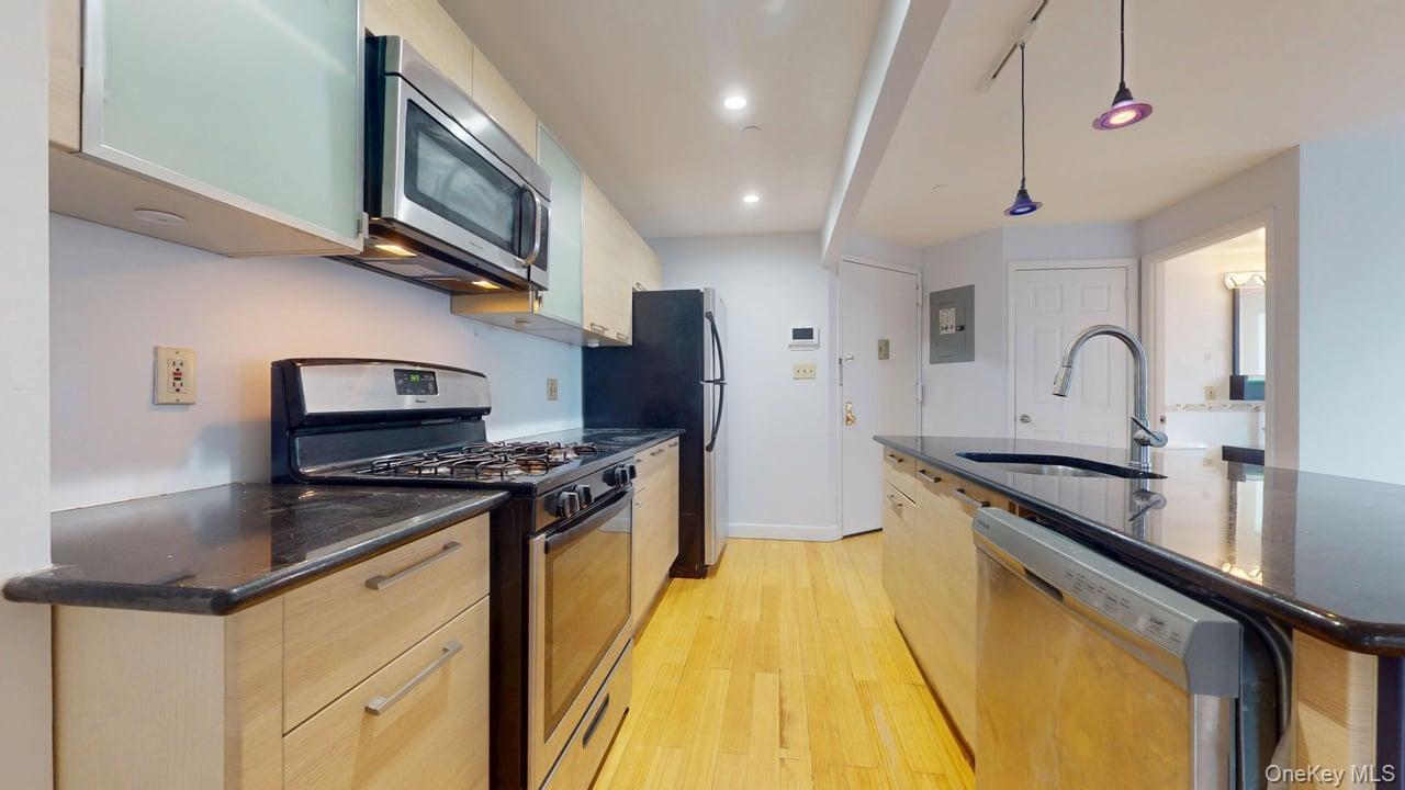 #7 photo, 83-75 117th Street, Kew Gardens , NY 11418