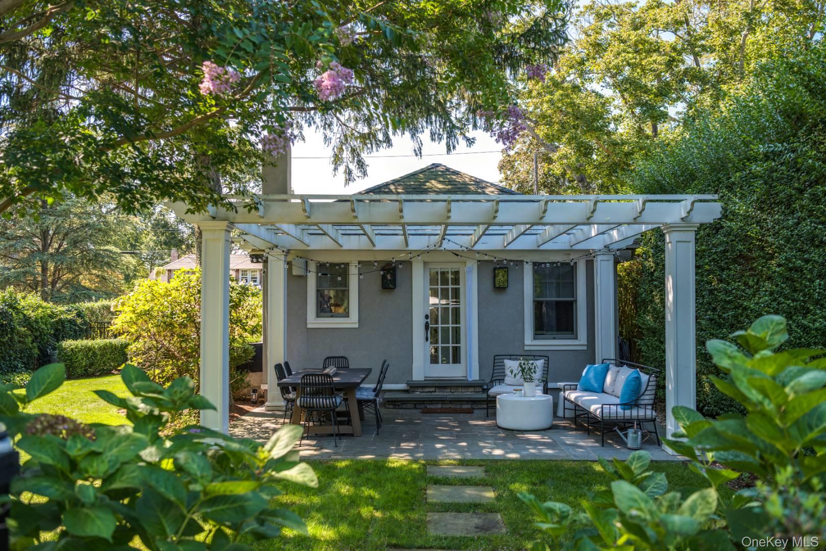 #14 photo, 10 Henry Street, Саффолк ‖ Southampton , NY 11968