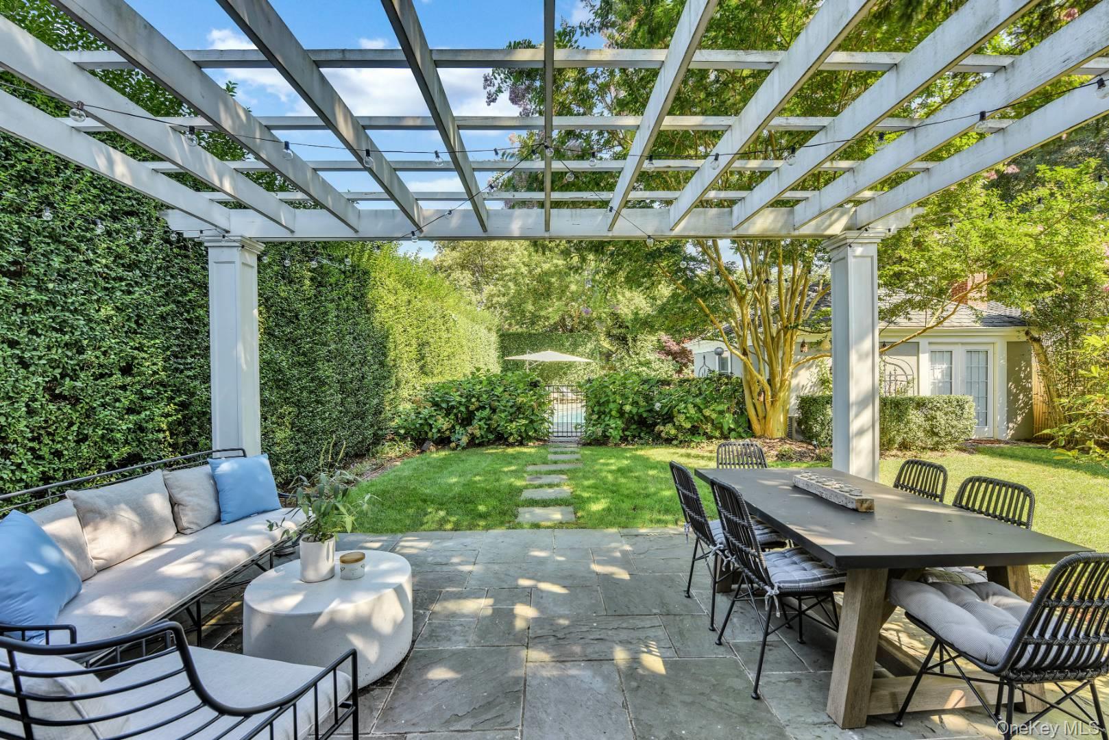 #15 photo, 10 Henry Street, Саффолк ‖ Southampton , NY 11968