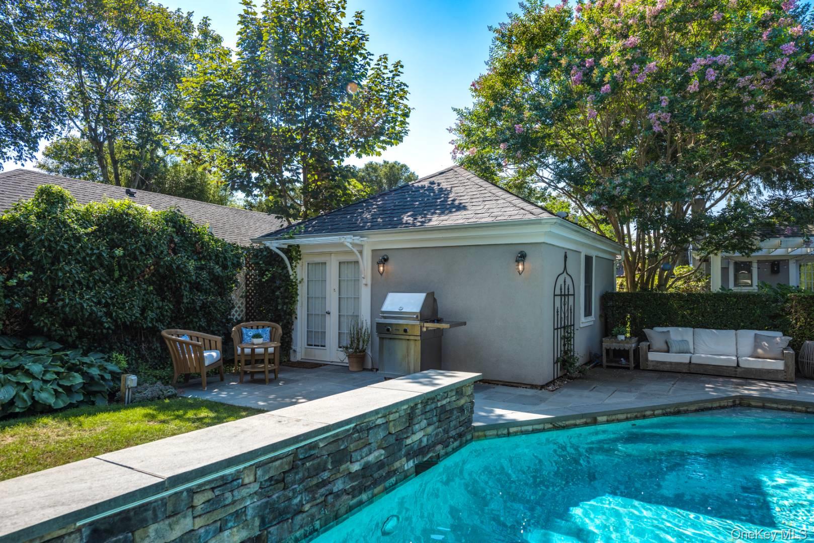 #19 photo, 10 Henry Street, Саффолк ‖ Southampton , NY 11968