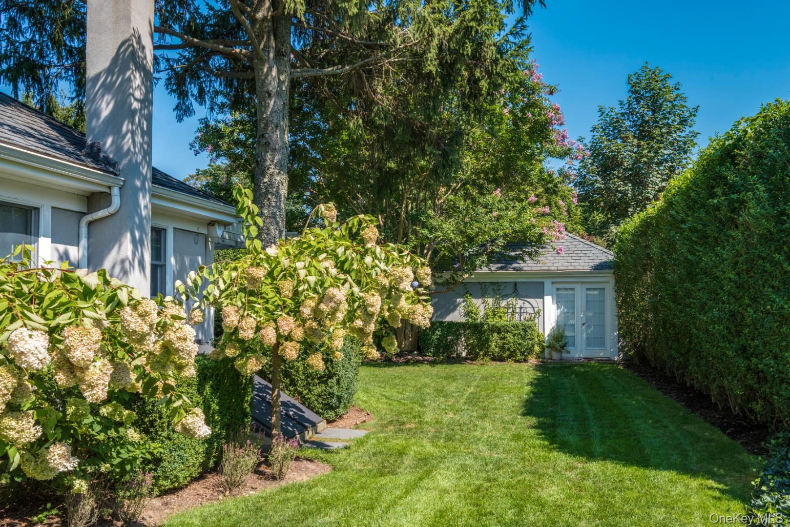 #20 photo, 10 Henry Street, Саффолк ‖ Southampton , NY 11968