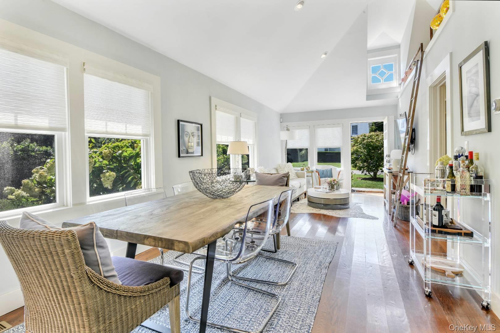 #3 photo, 10 Henry Street, Саффолк ‖ Southampton , NY 11968