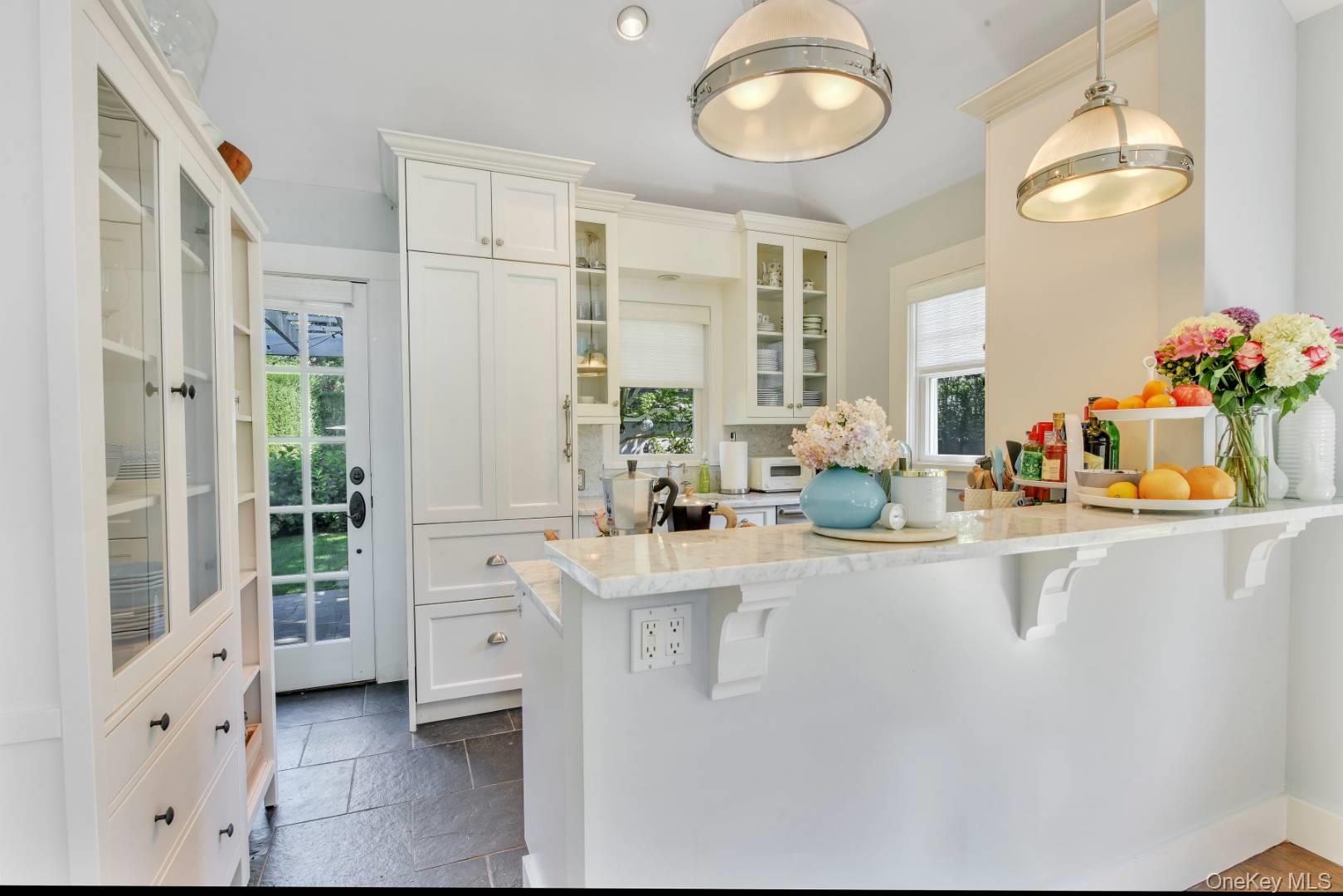 #8 photo, 10 Henry Street, Саффолк ‖ Southampton , NY 11968