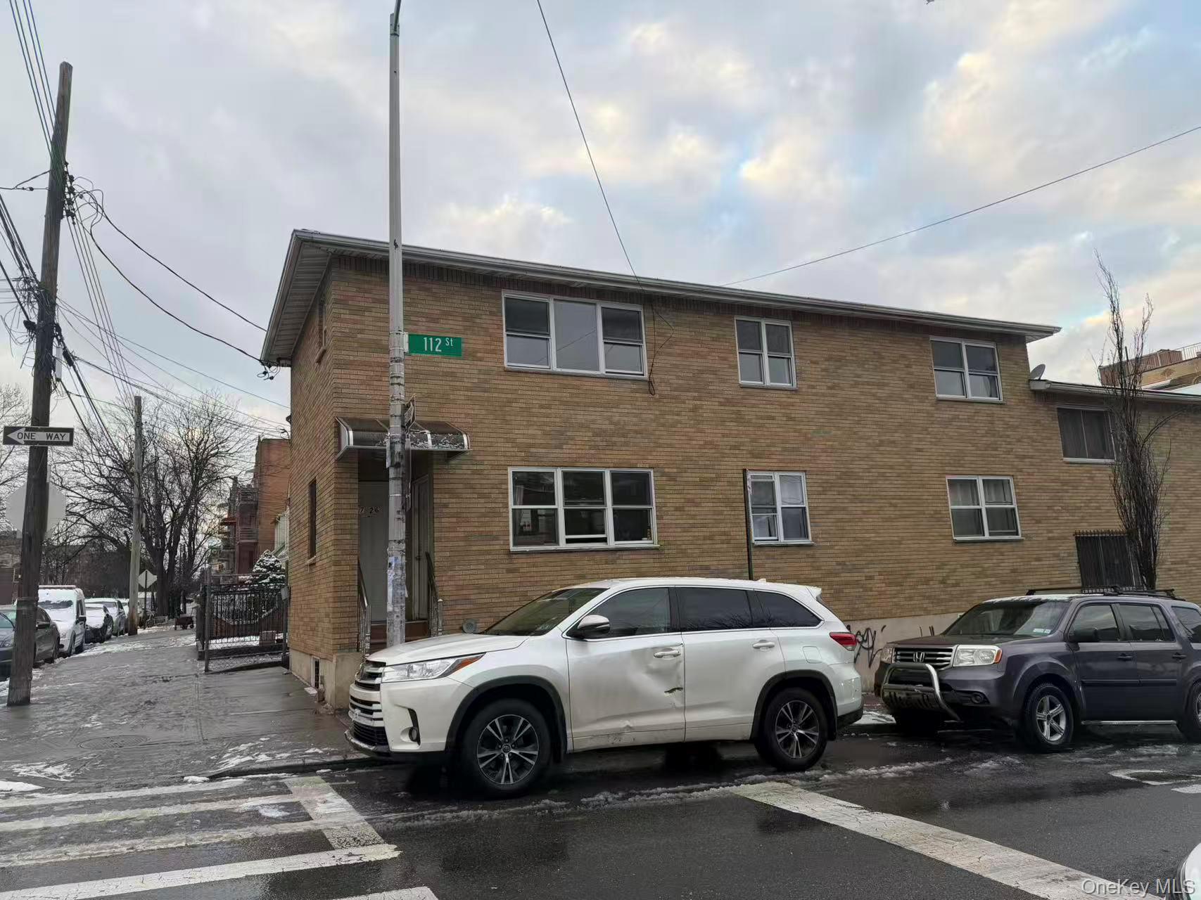 #1 photo, 37-26 112 Street, कुईंस Corona , NY 11368