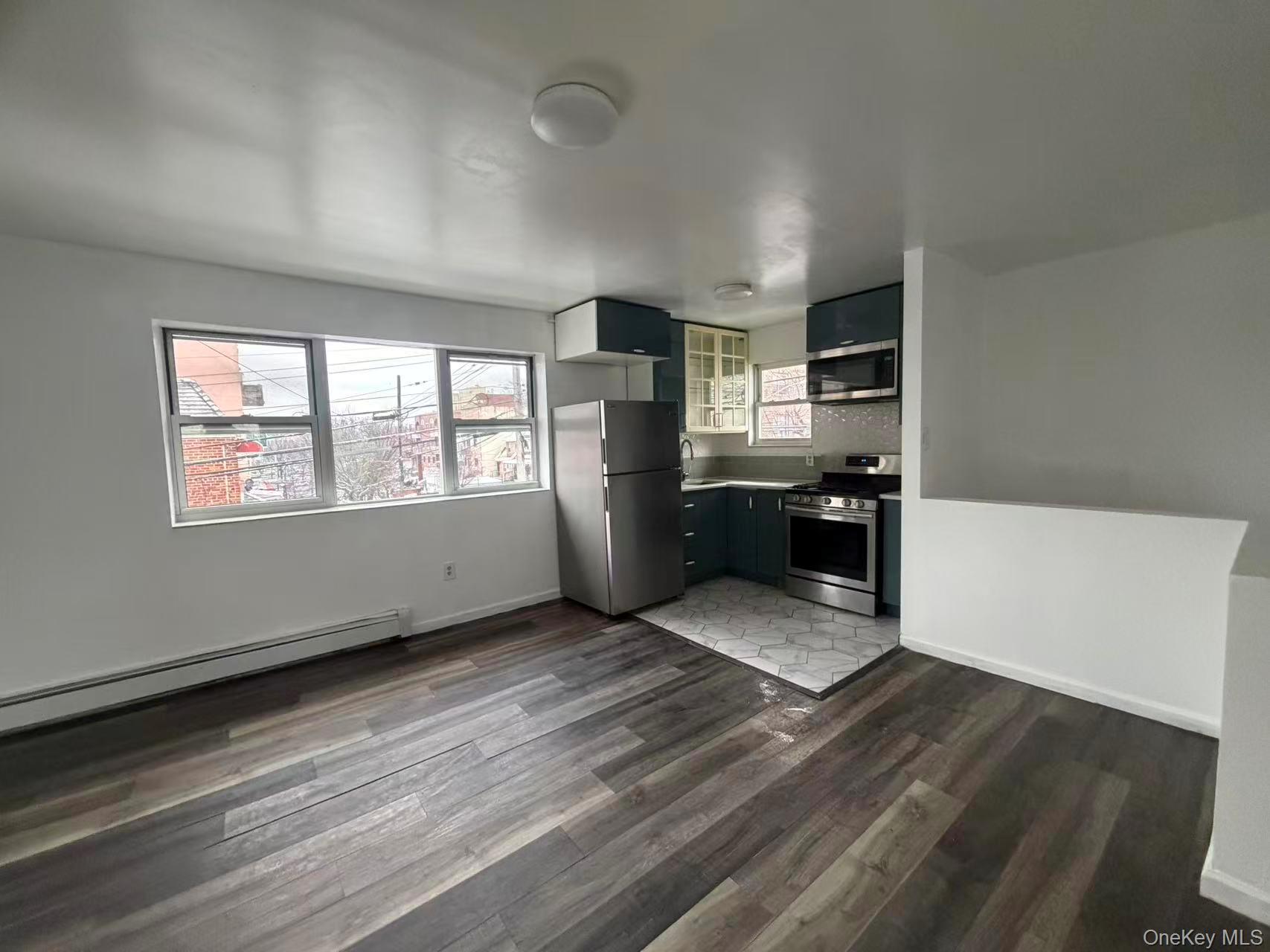 #2 photo, 37-26 112 Street, कुईंस Corona , NY 11368