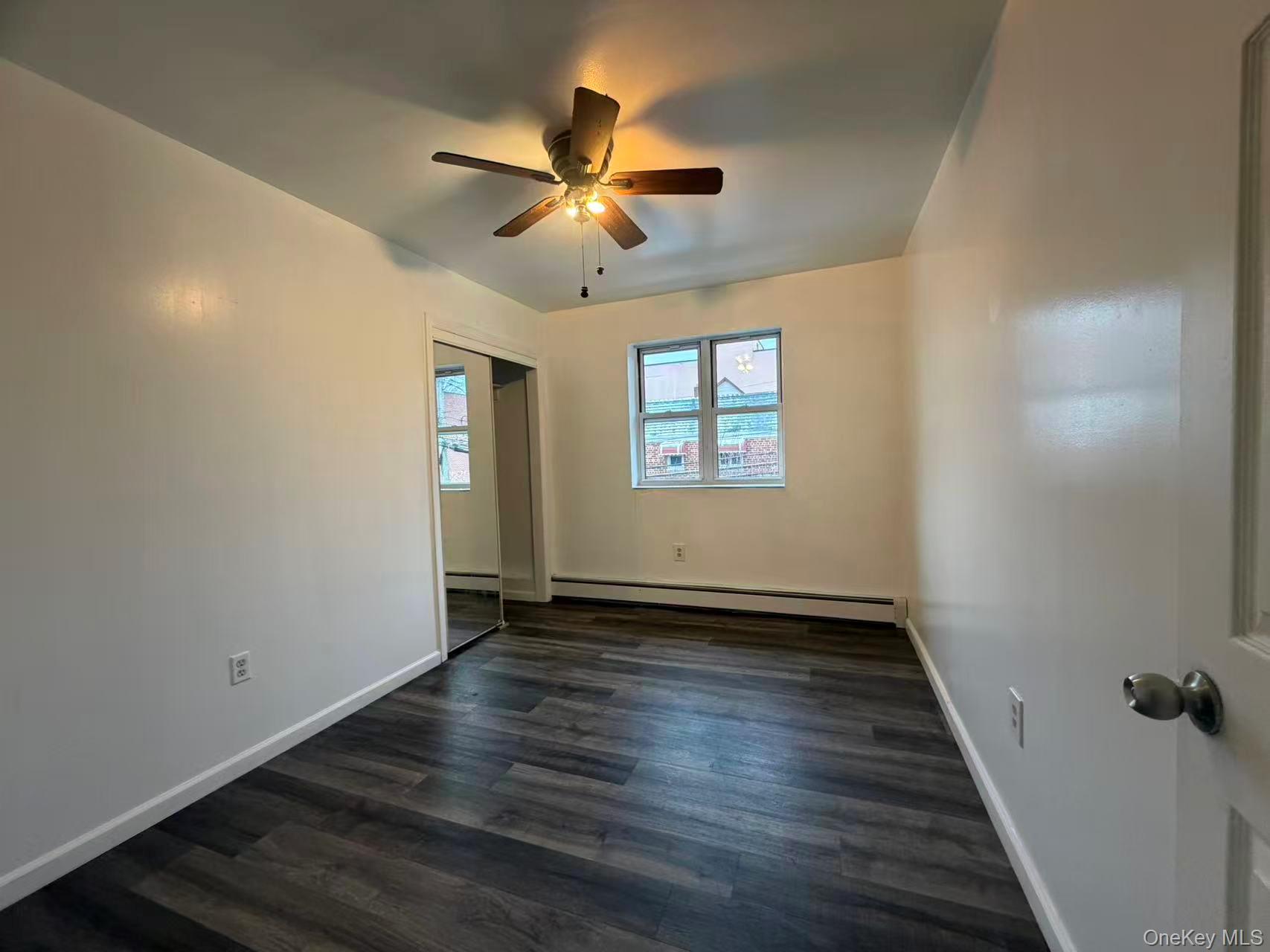 #4 photo, 37-26 112 Street, कुईंस Corona , NY 11368