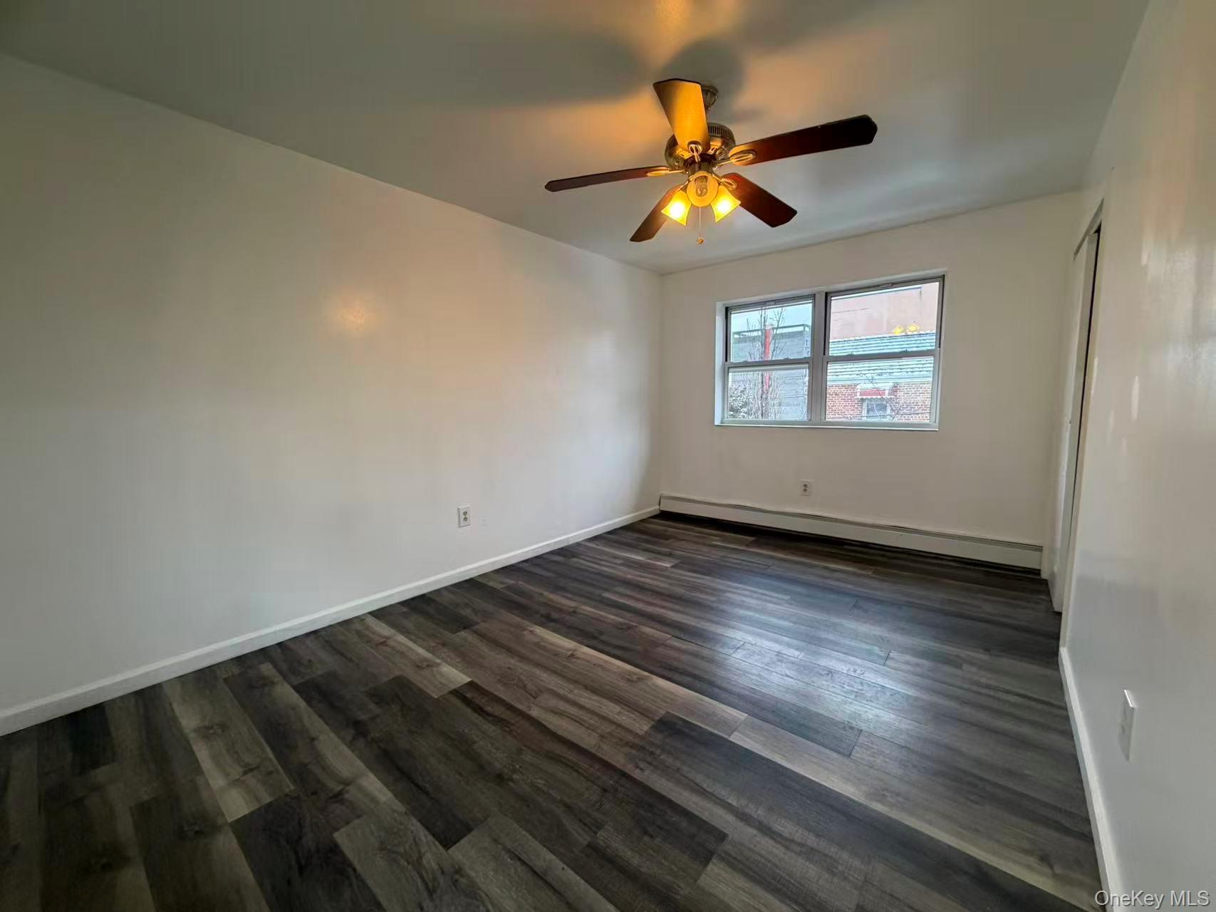 #6 photo, 37-26 112 Street, कुईंस Corona , NY 11368