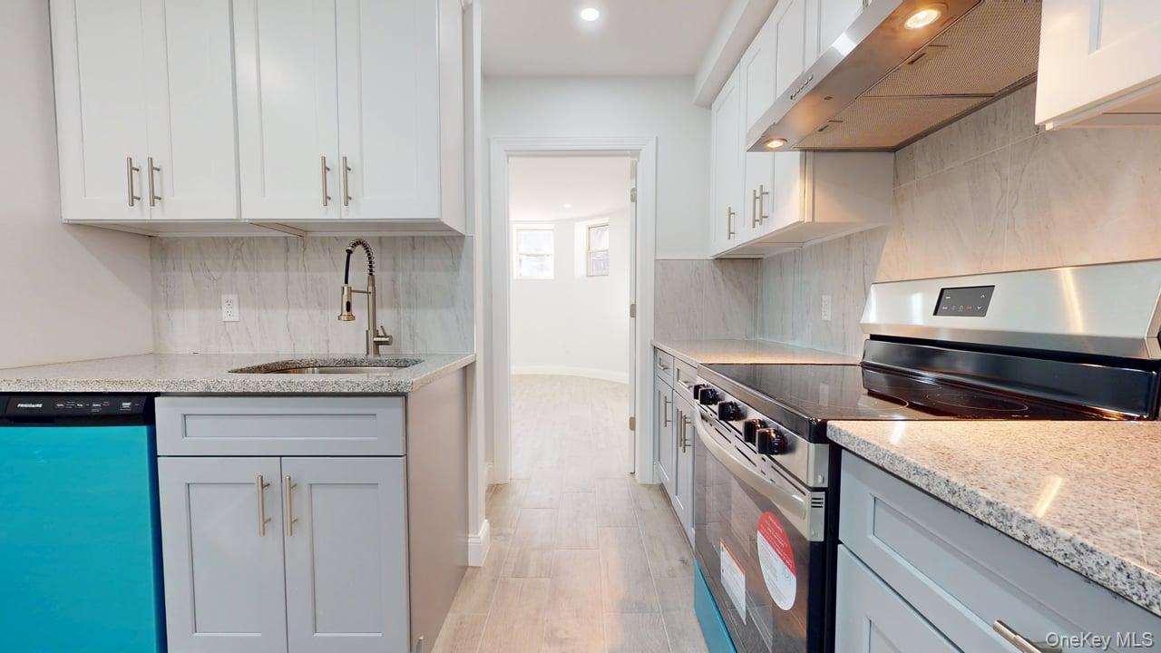 #6 photo, 72-17 66th Place, कुईंस Glendale , NY 11385