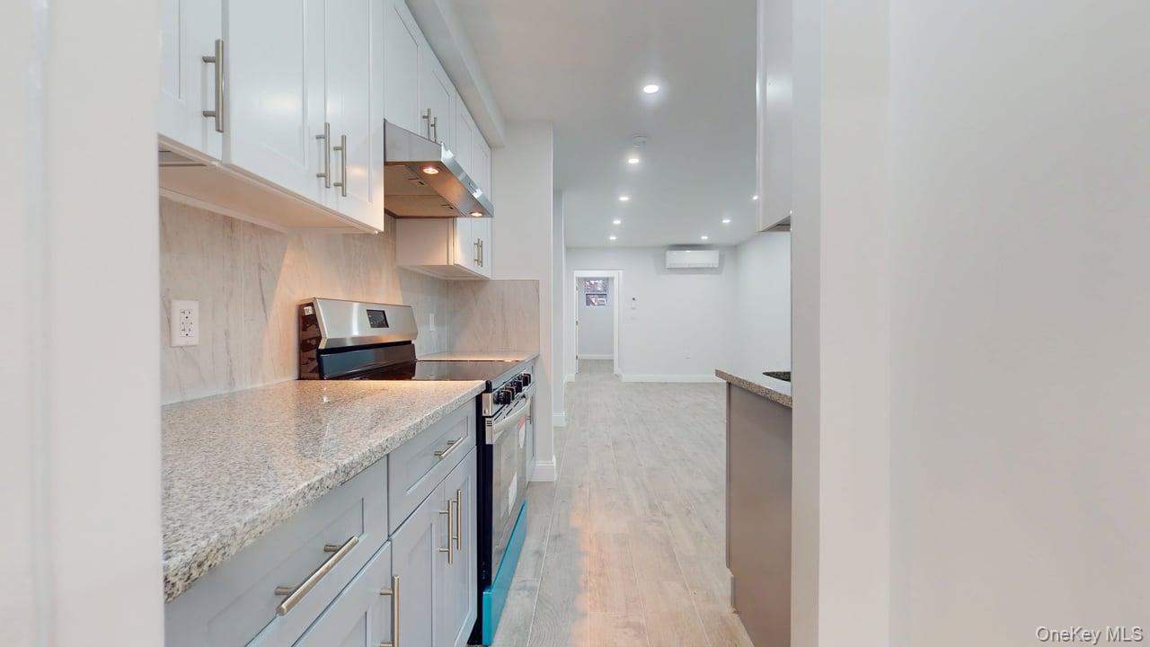 #7 photo, 72-17 66th Place, कुईंस Glendale , NY 11385