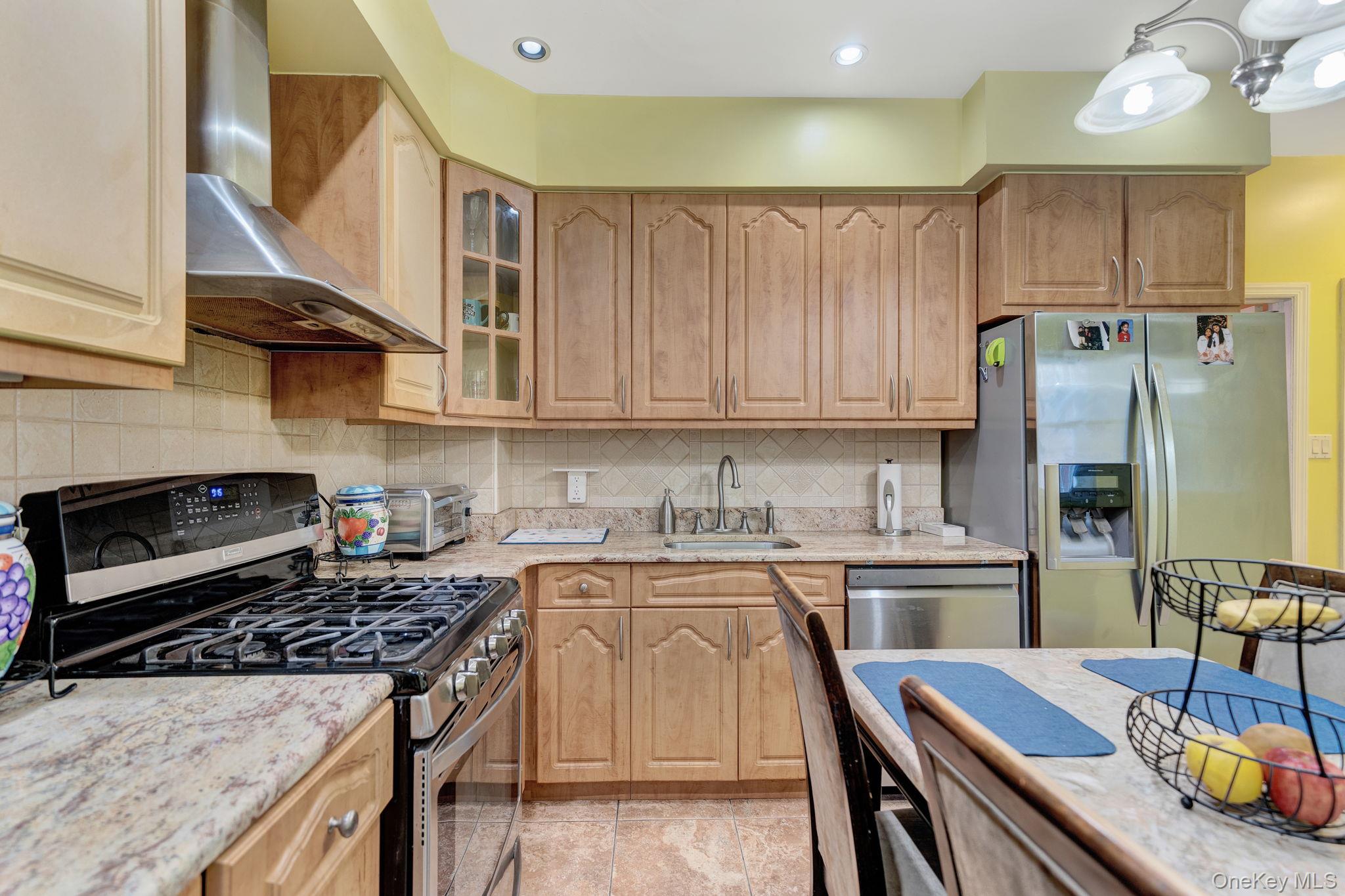 #16 photo, 10439 115th Street, Richmond Hill S. , NY 11419