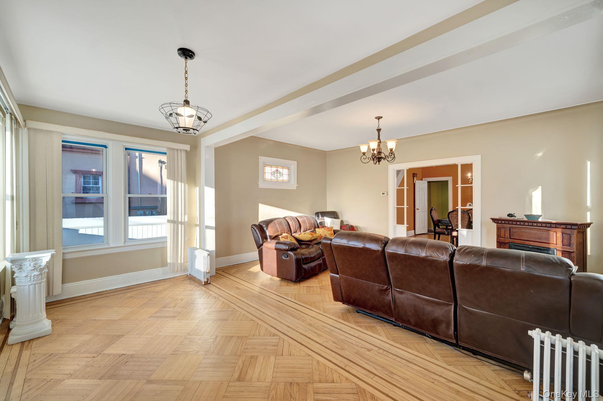 #4 photo, 10439 115th Street, Richmond Hill S. , NY 11419