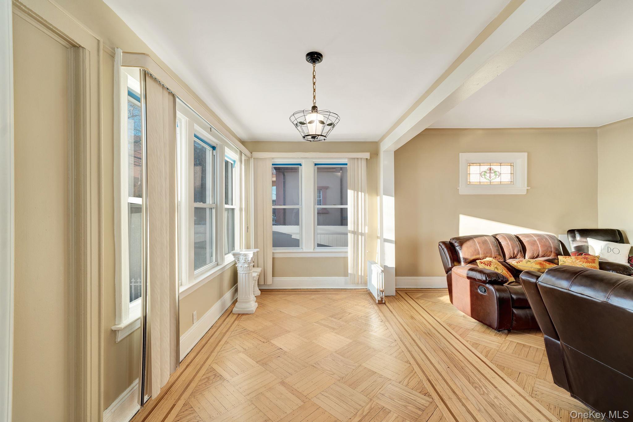 #5 photo, 10439 115th Street, Richmond Hill S. , NY 11419