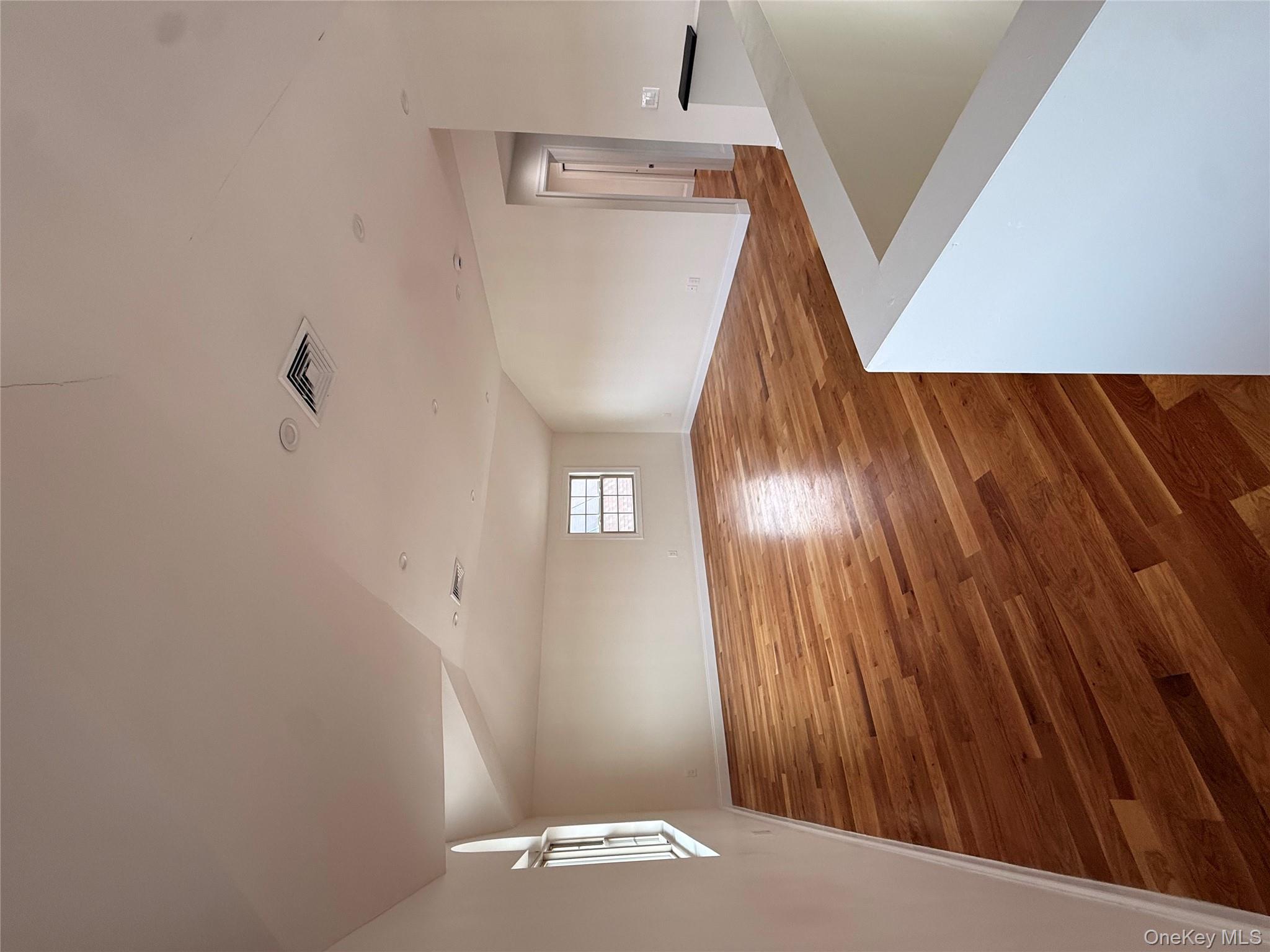 #4 photo, 23938 148th Road, קווינס Rosedale , NY 11422