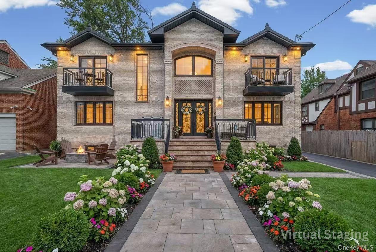 #1 photo, 32-35 164th Street, Куинс ‖ Flushing , NY 11358