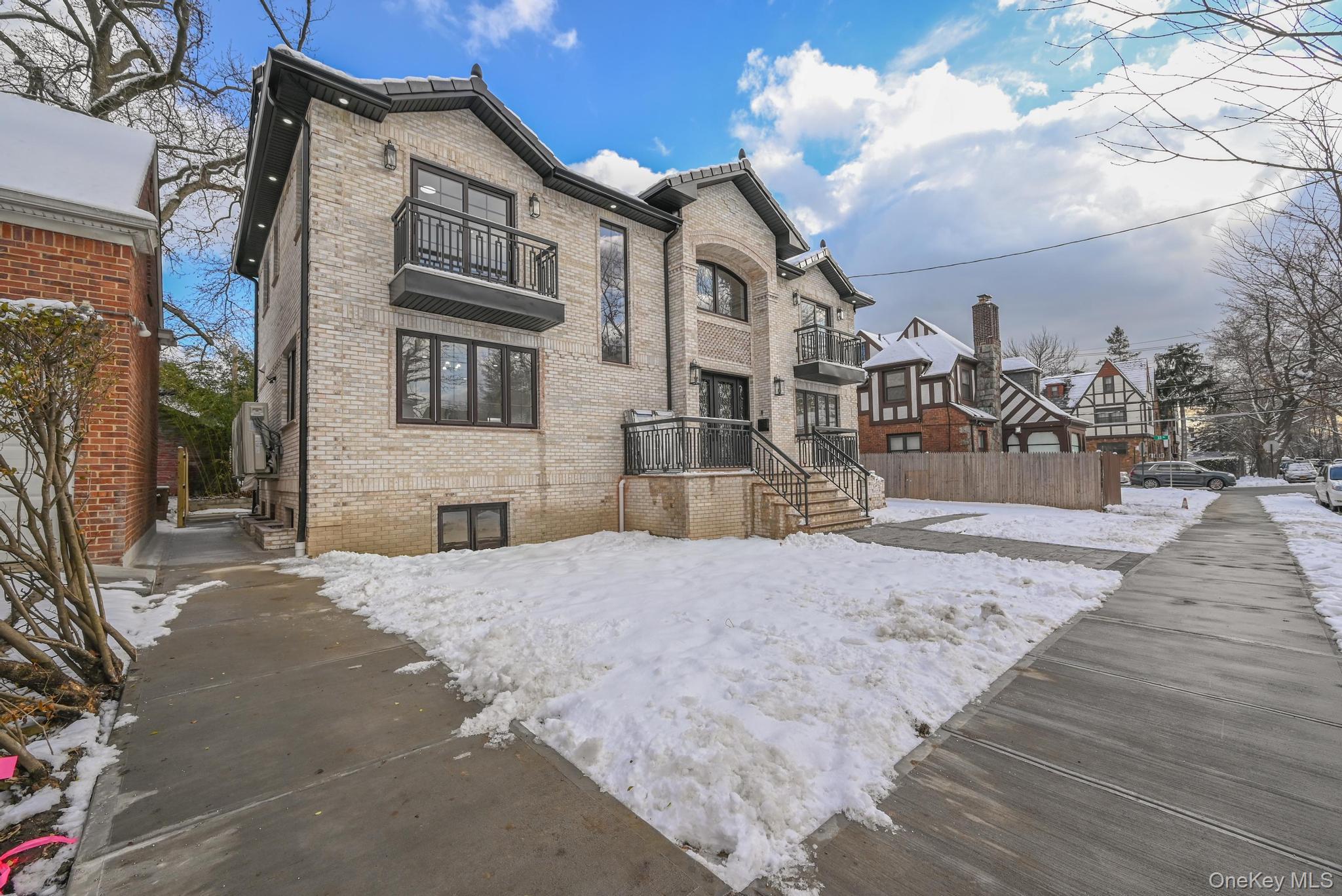 #3 photo, 32-35 164th Street, Куинс ‖ Flushing , NY 11358