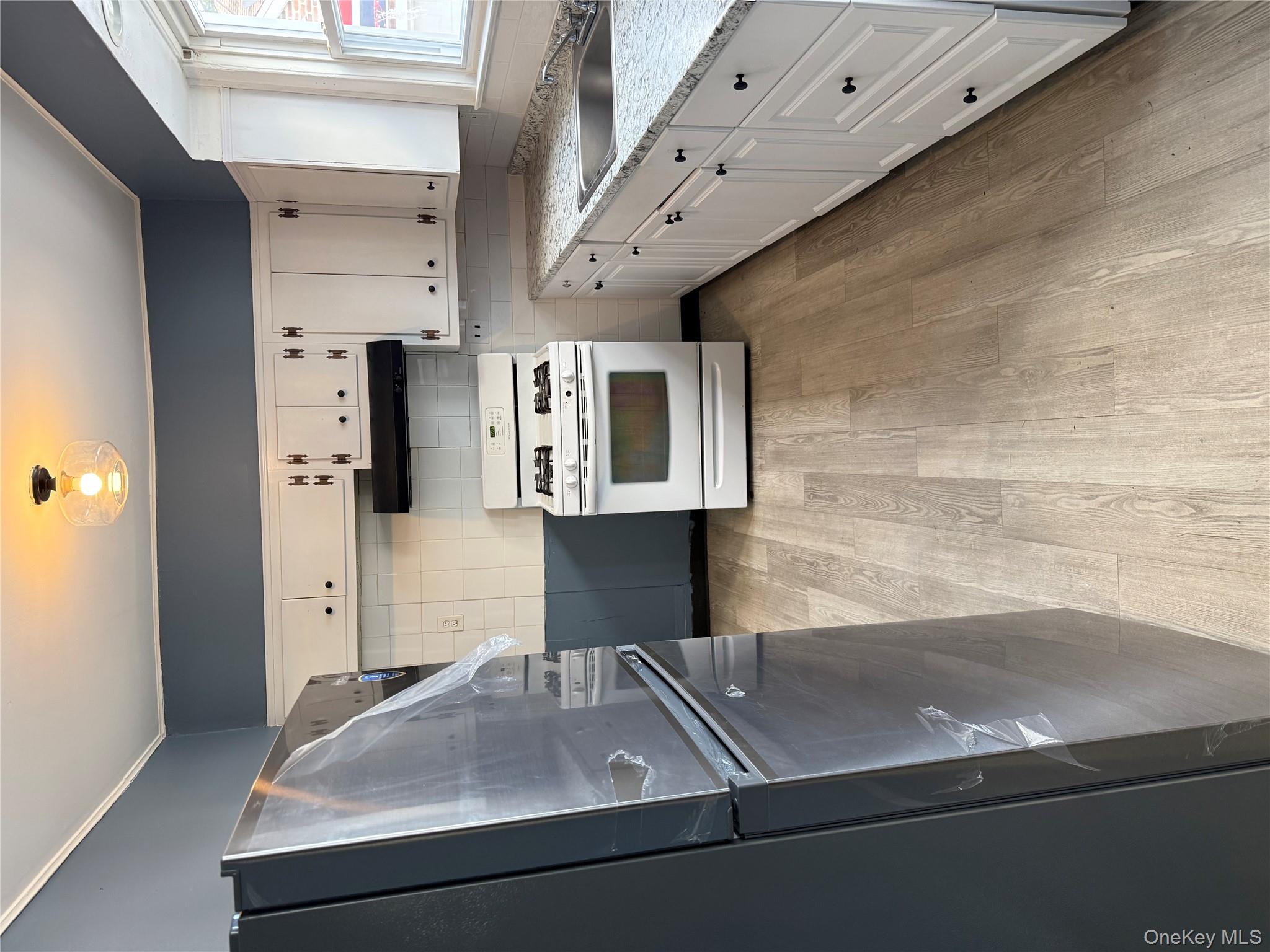 #3 photo, 31 Lafayette Avenue, Hempstead , NY 11550