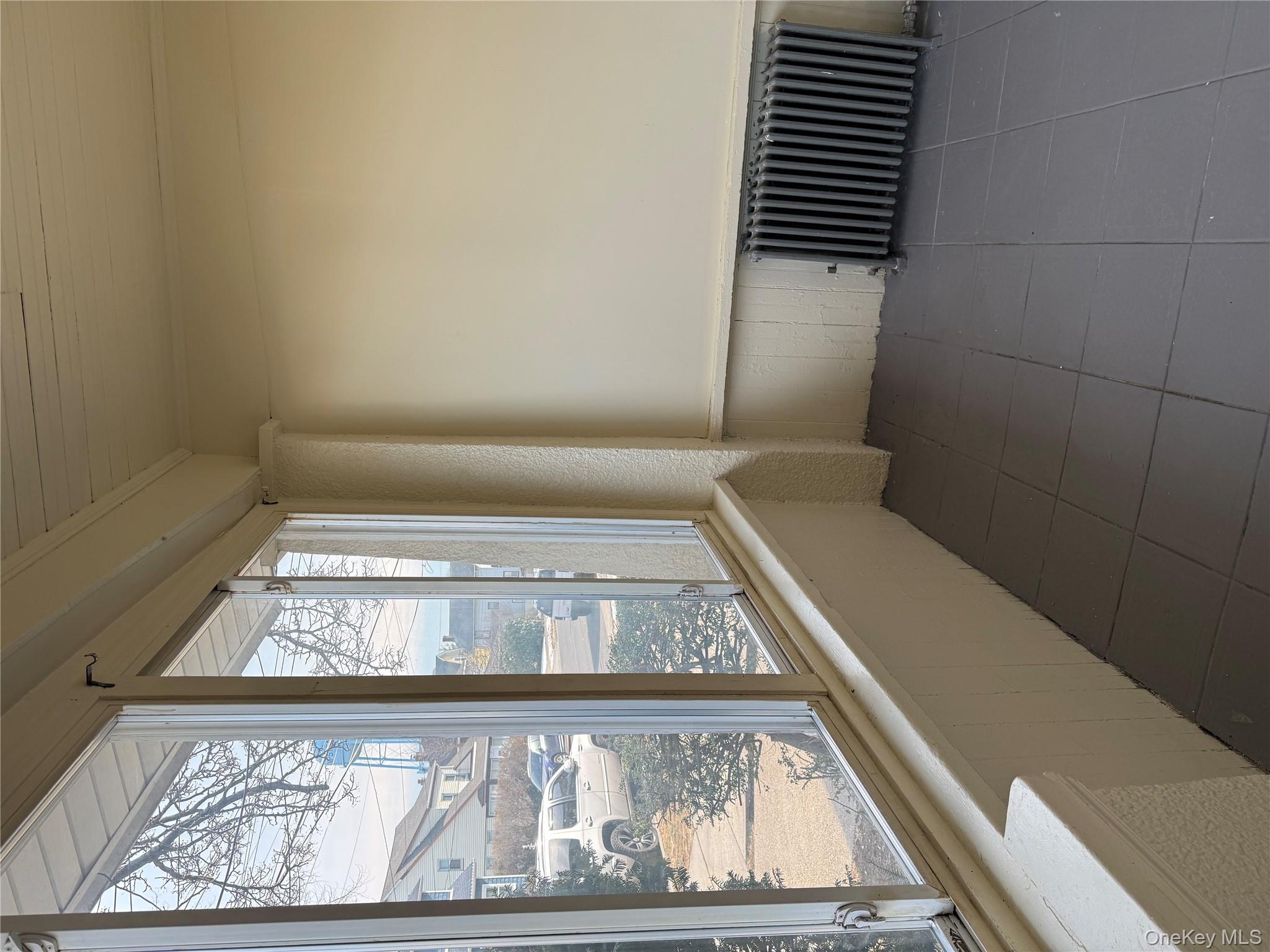 #6 photo, 31 Lafayette Avenue, Hempstead , NY 11550