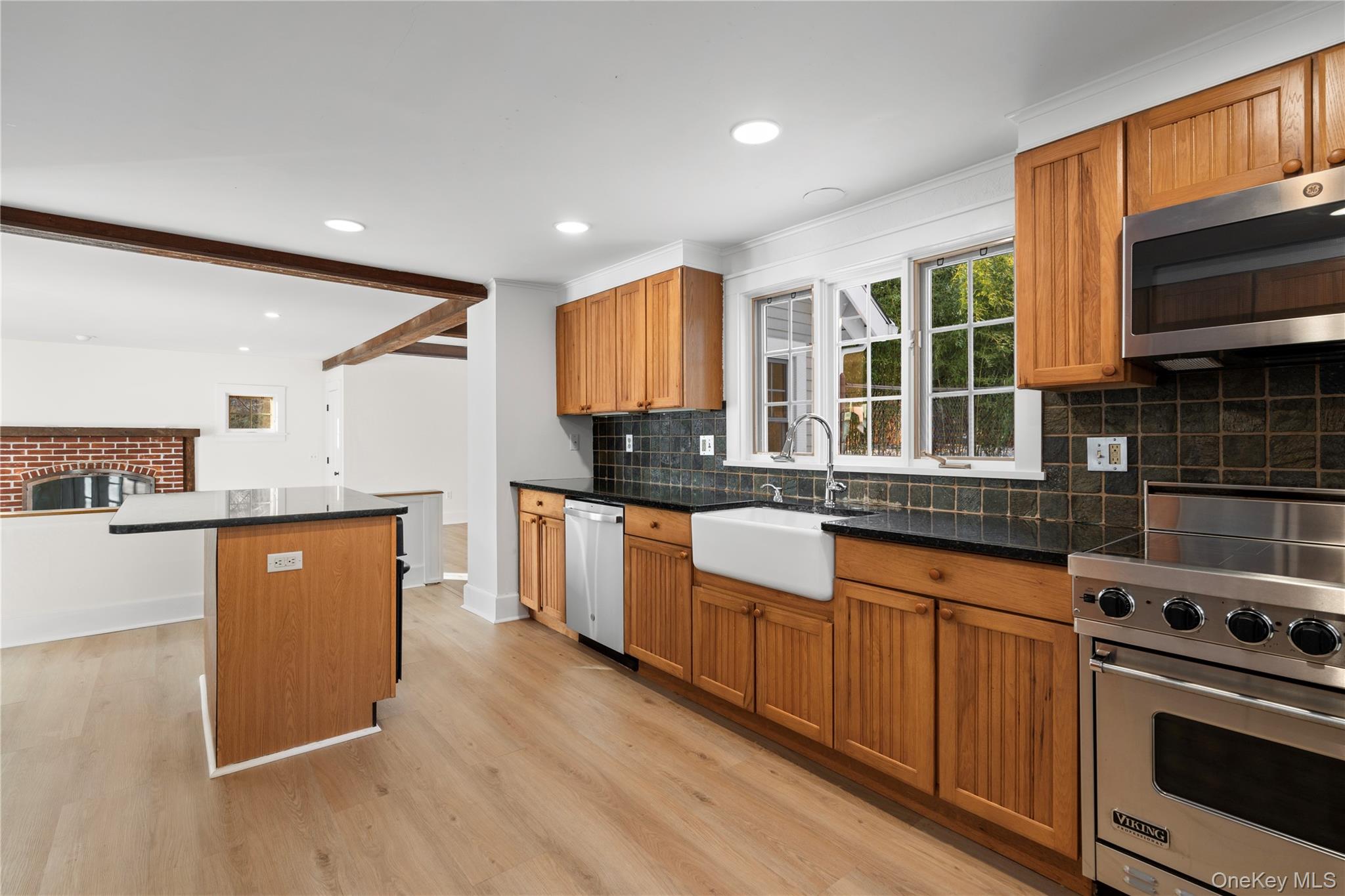 #16 photo, 127 Route 100, Katonah , NY 10536