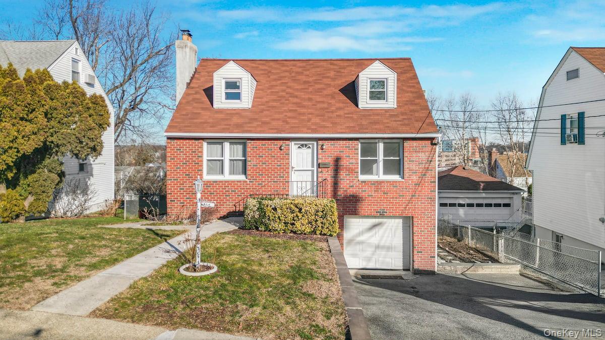 #2 photo, 54 Staunton Street, Yonkers , NY 10704