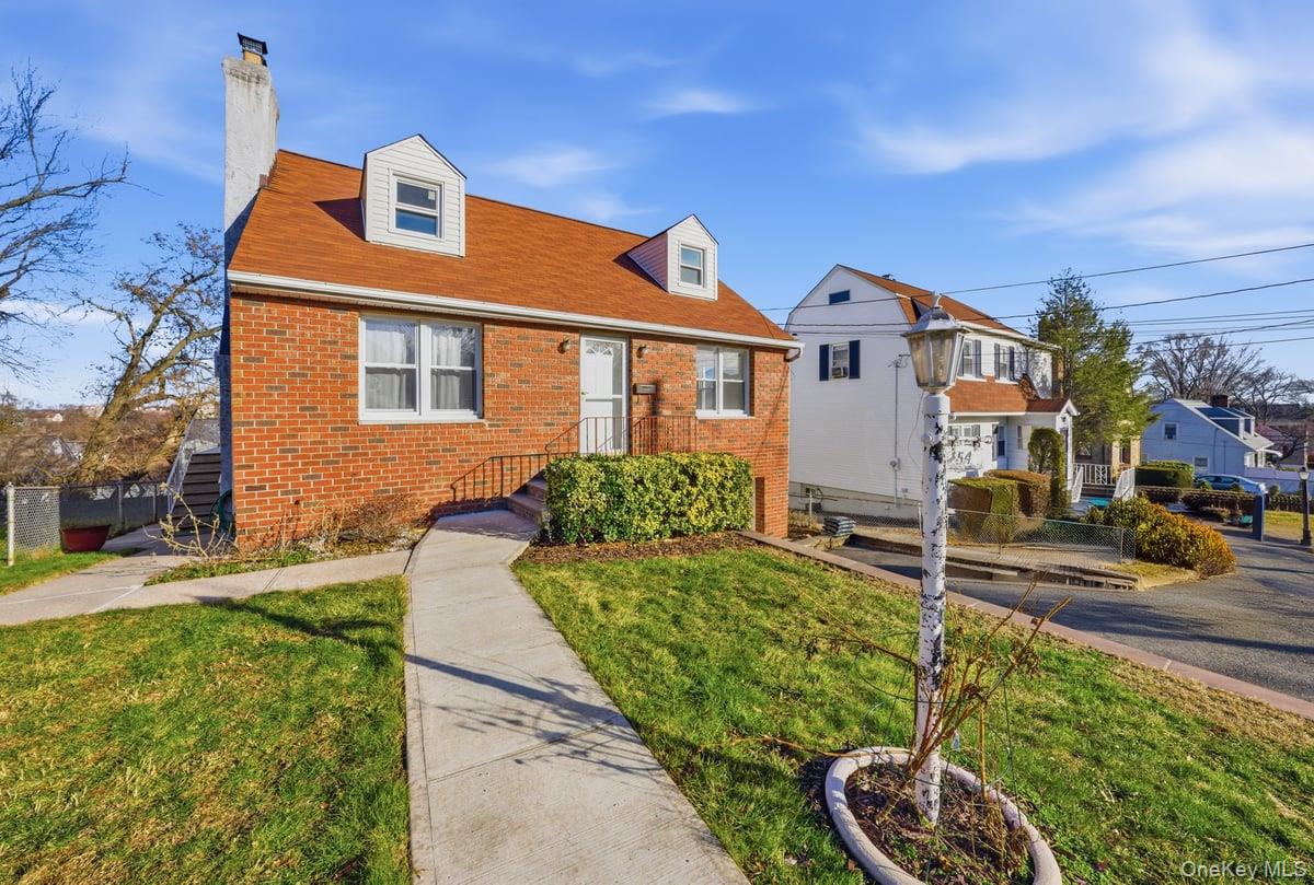 #3 photo, 54 Staunton Street, Yonkers , NY 10704