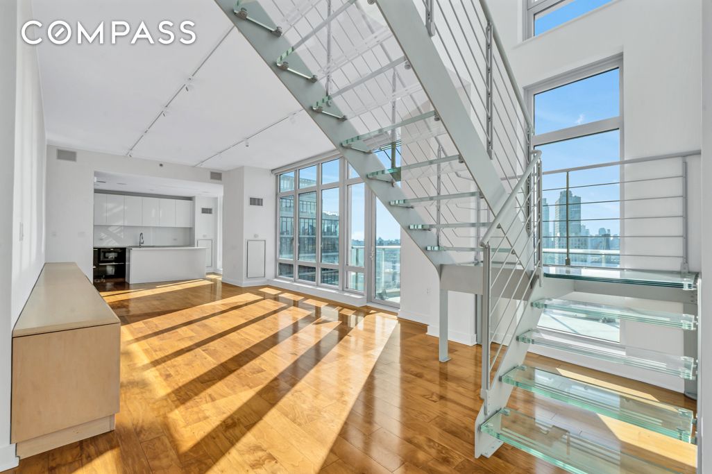 #13 photo, Brooklyn, ब्रुकलीन Williamsburg , NY 11249