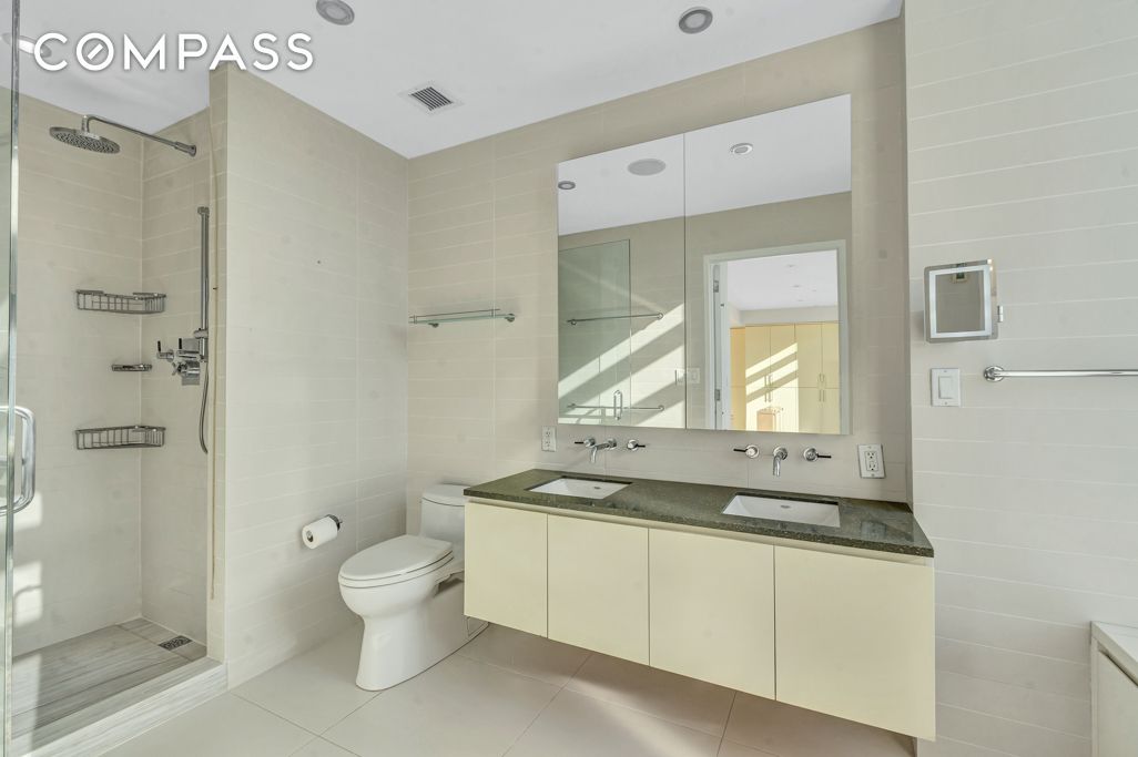 #21 photo, Brooklyn, ब्रुकलीन Williamsburg , NY 11249