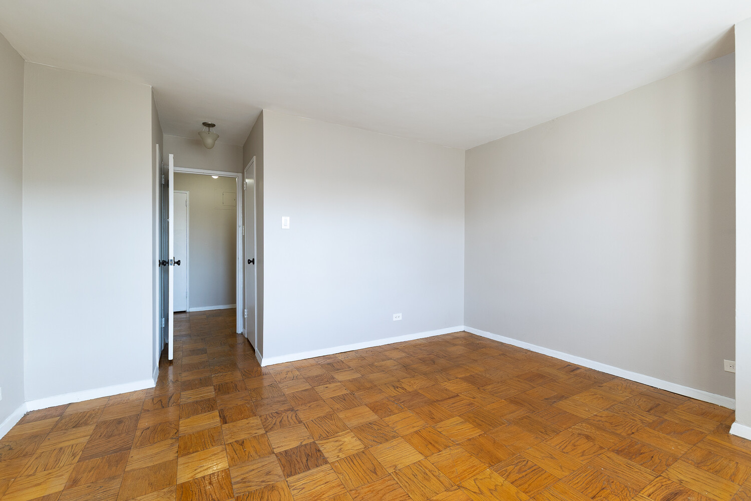 #8 photo, Brooklyn, הברונקס Midwood , NY 11210