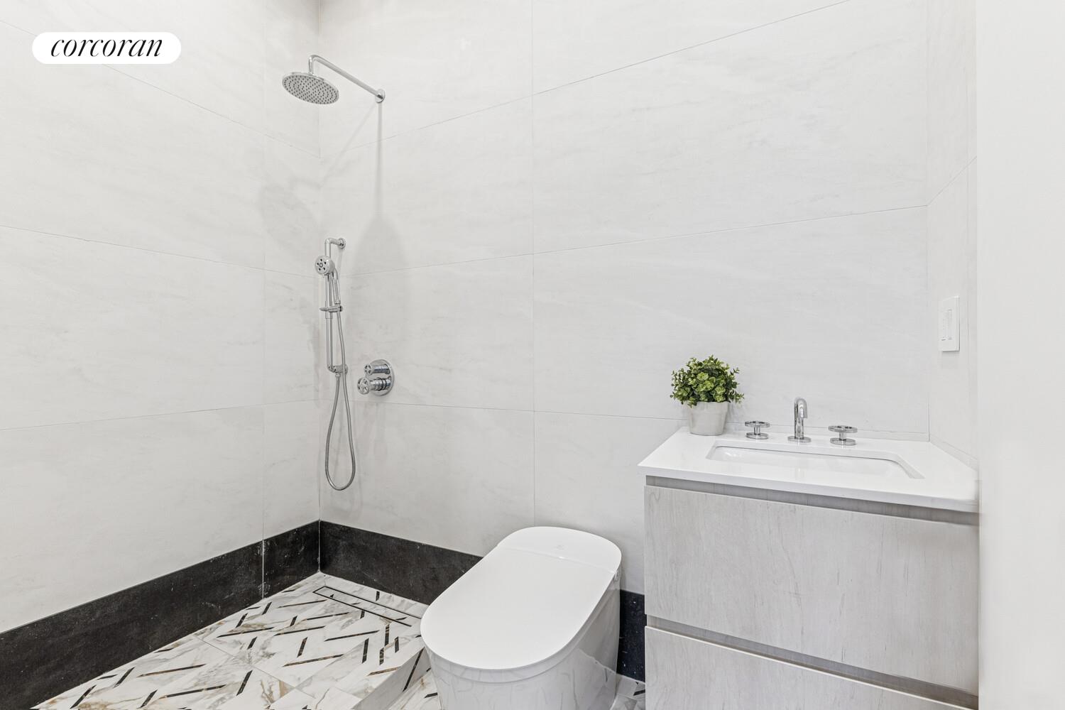 #7 photo, 72 QUINCY Street, Bedford-Stuyvesant , NY 11238