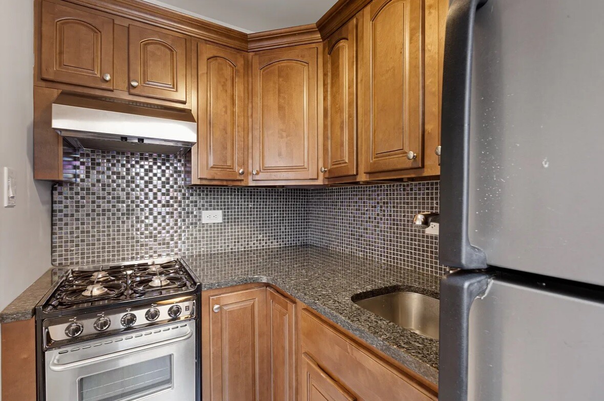 #5 photo, 520 E 81ST Street, Yorkville , NY 10028