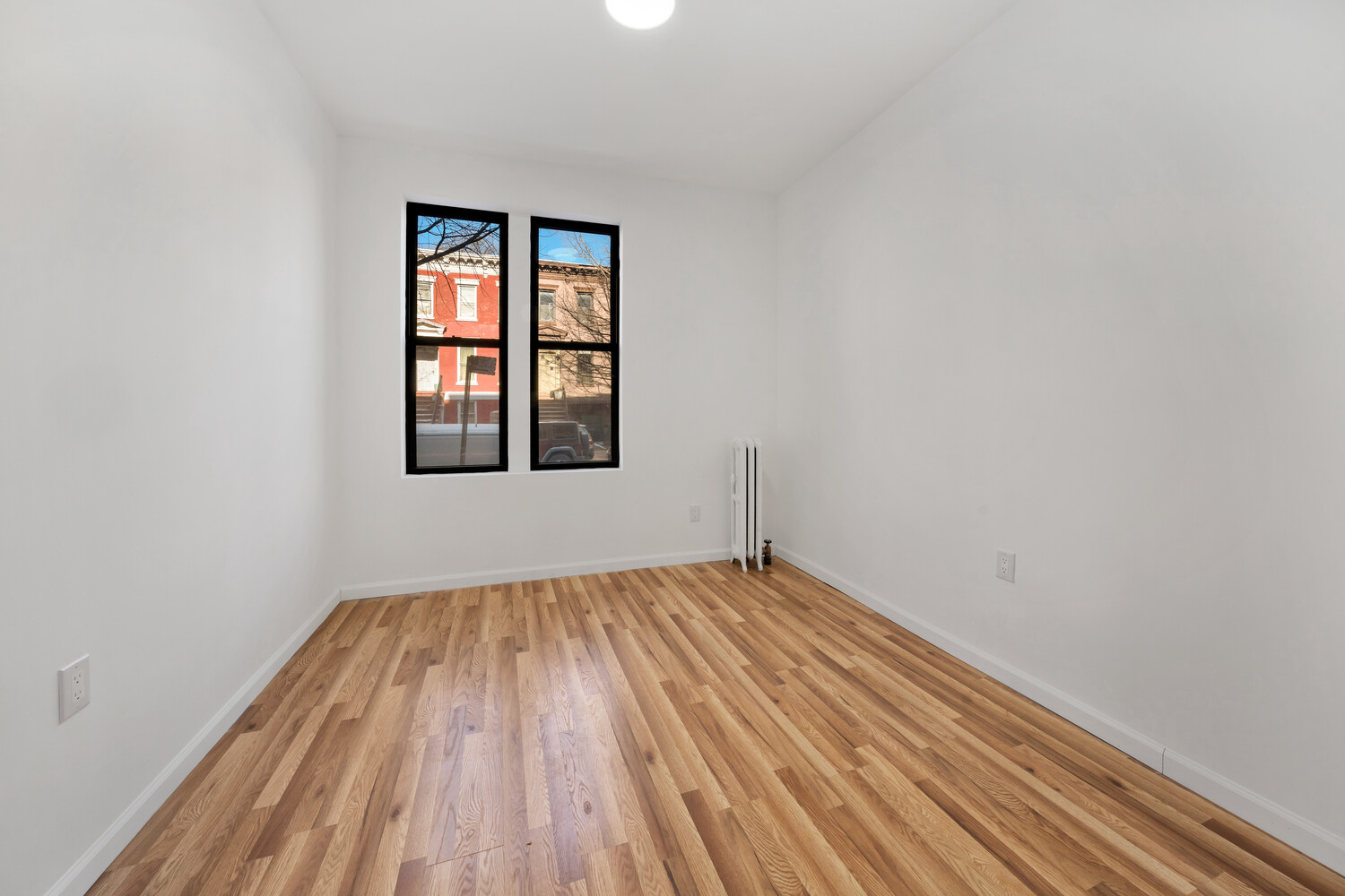 #4 photo, 244 BAINBRIDGE Street, 브루클린 Stuyvesant Heights , NY 11233