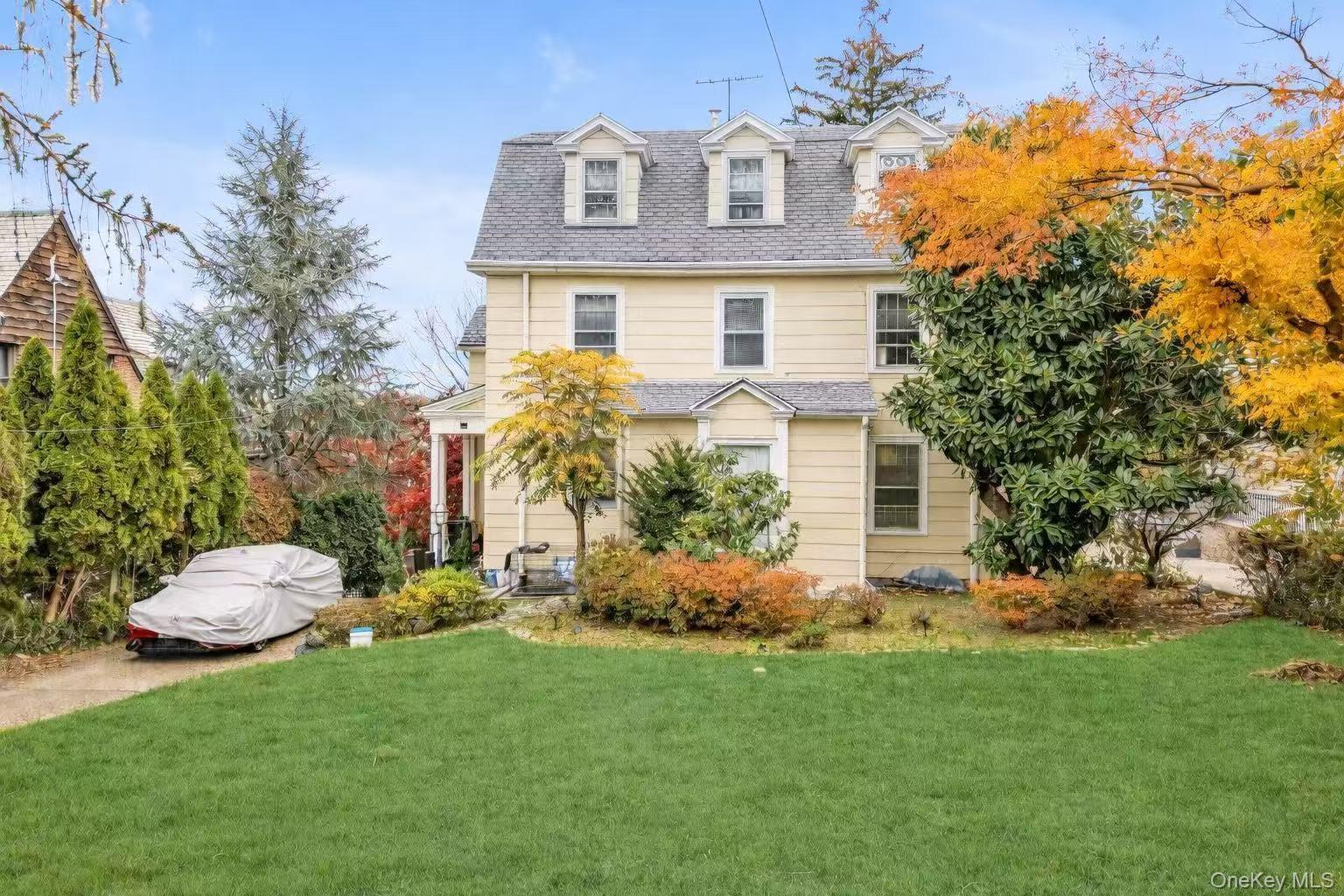 #1 photo, 38-19 223rd St, קווינס Bayside , NY 11361