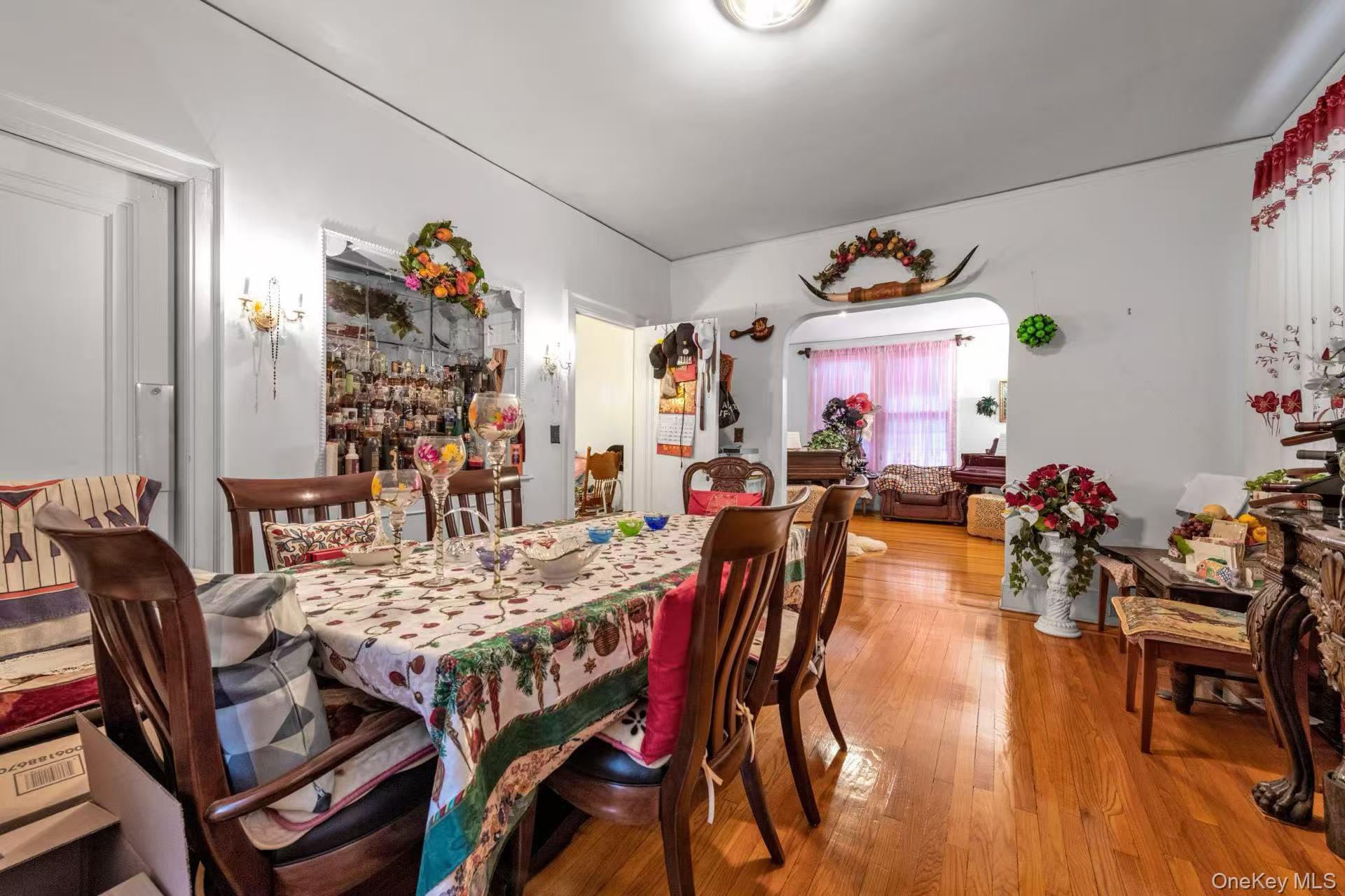 #2 photo, 38-19 223rd St, קווינס Bayside , NY 11361