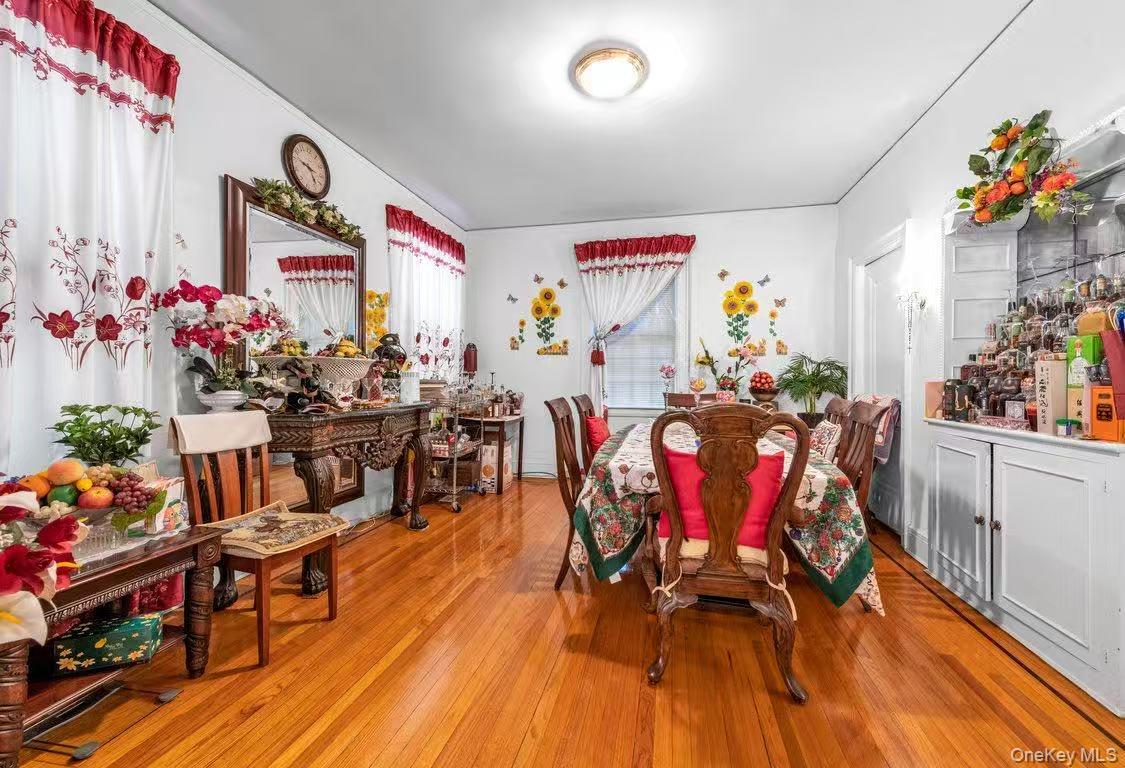 #3 photo, 38-19 223rd St, קווינס Bayside , NY 11361