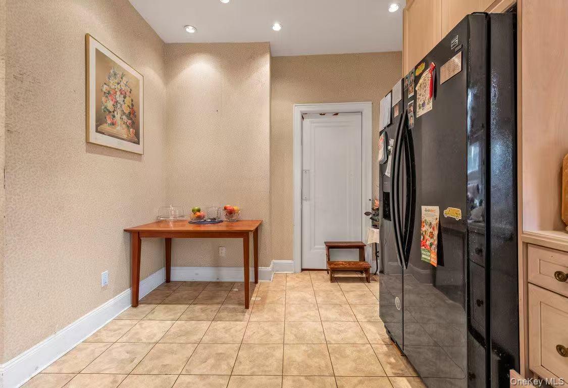 #5 photo, 38-19 223rd St, קווינס Bayside , NY 11361