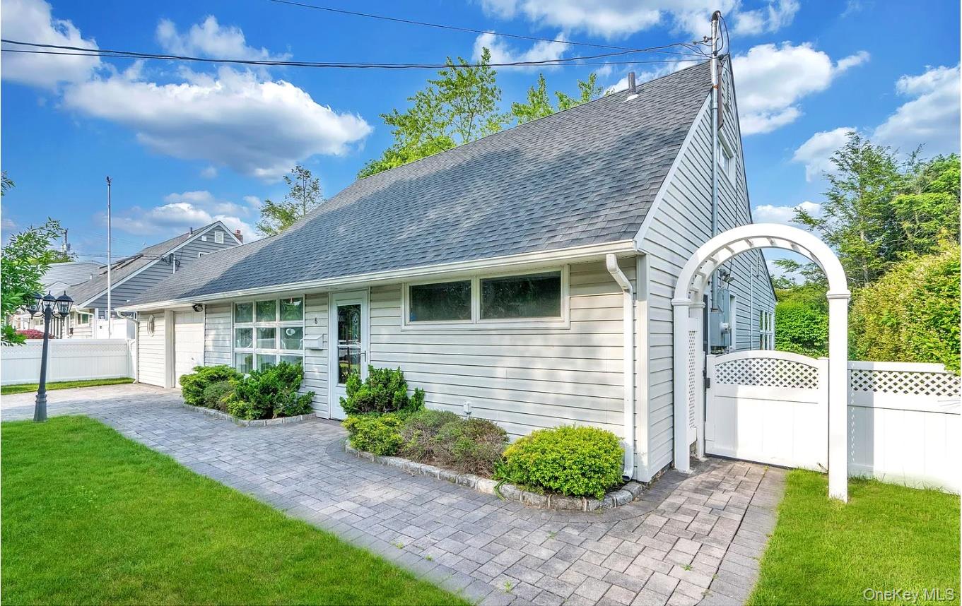 #2 photo, 6 Arizona Avenue, Syosset , NY 11791