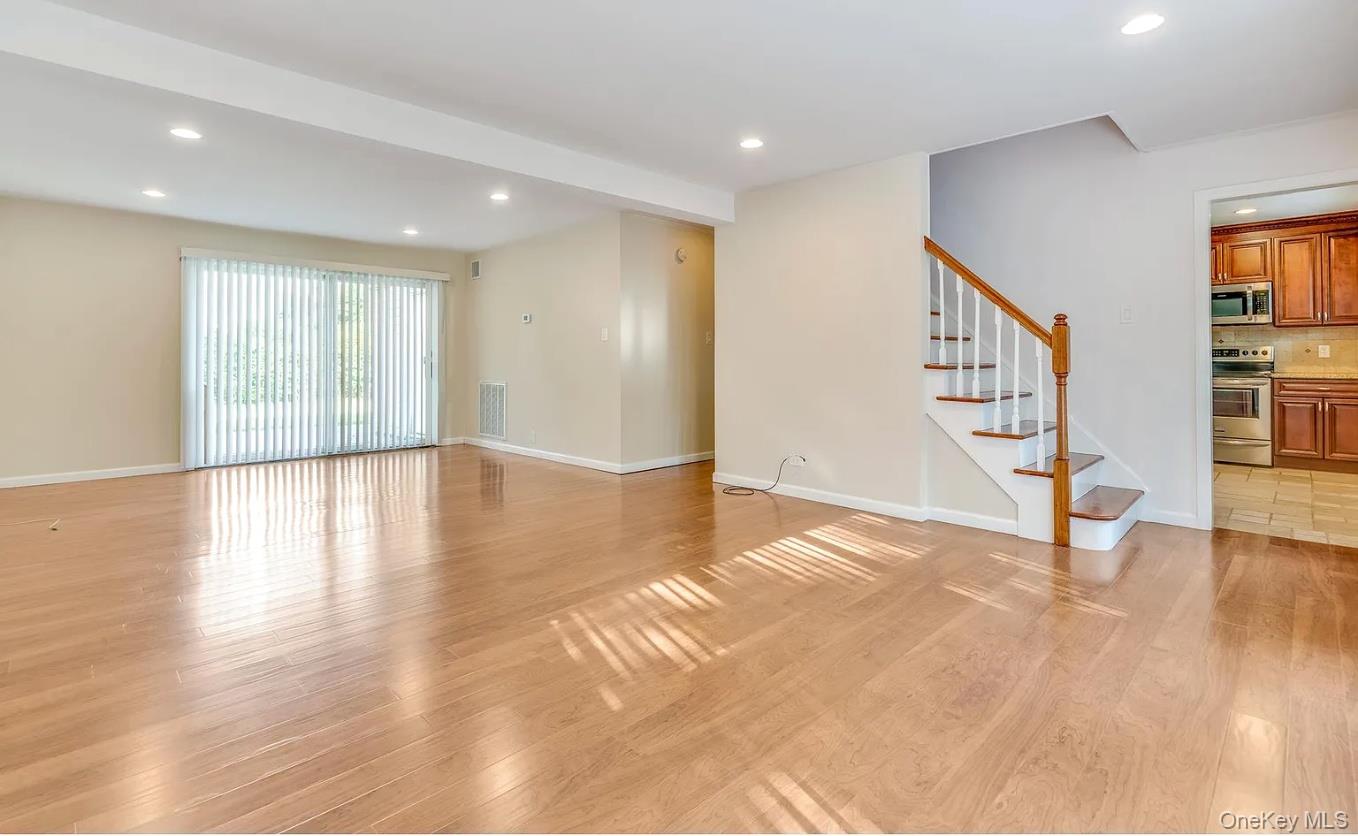 #5 photo, 6 Arizona Avenue, Syosset , NY 11791