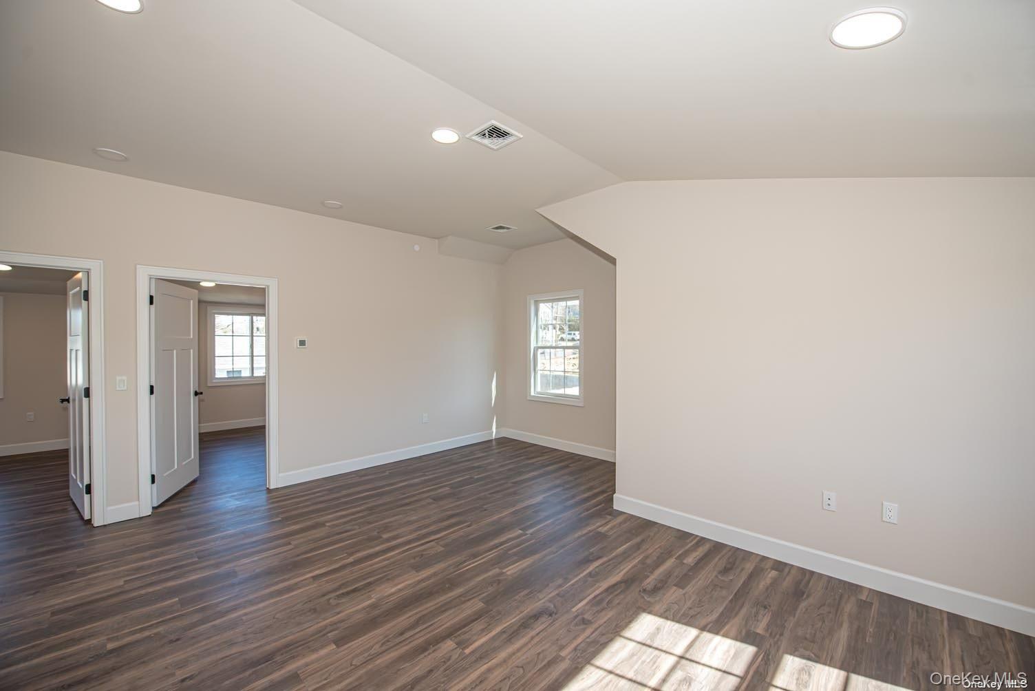 #5 photo, 1090 New York Avenue, Huntington Station , NY 11746