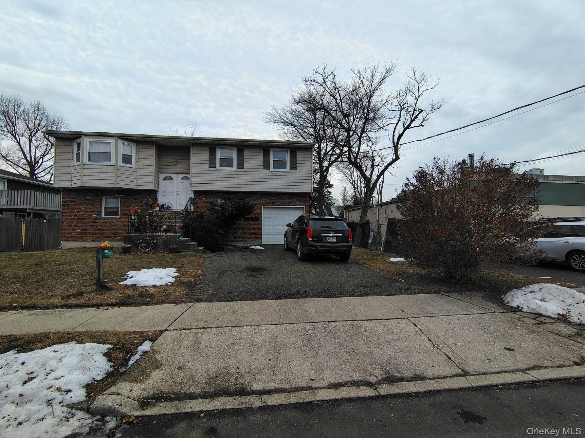 #1 photo, 122 W 1st Street, מחוז סאפוק Deer Park , NY 11729