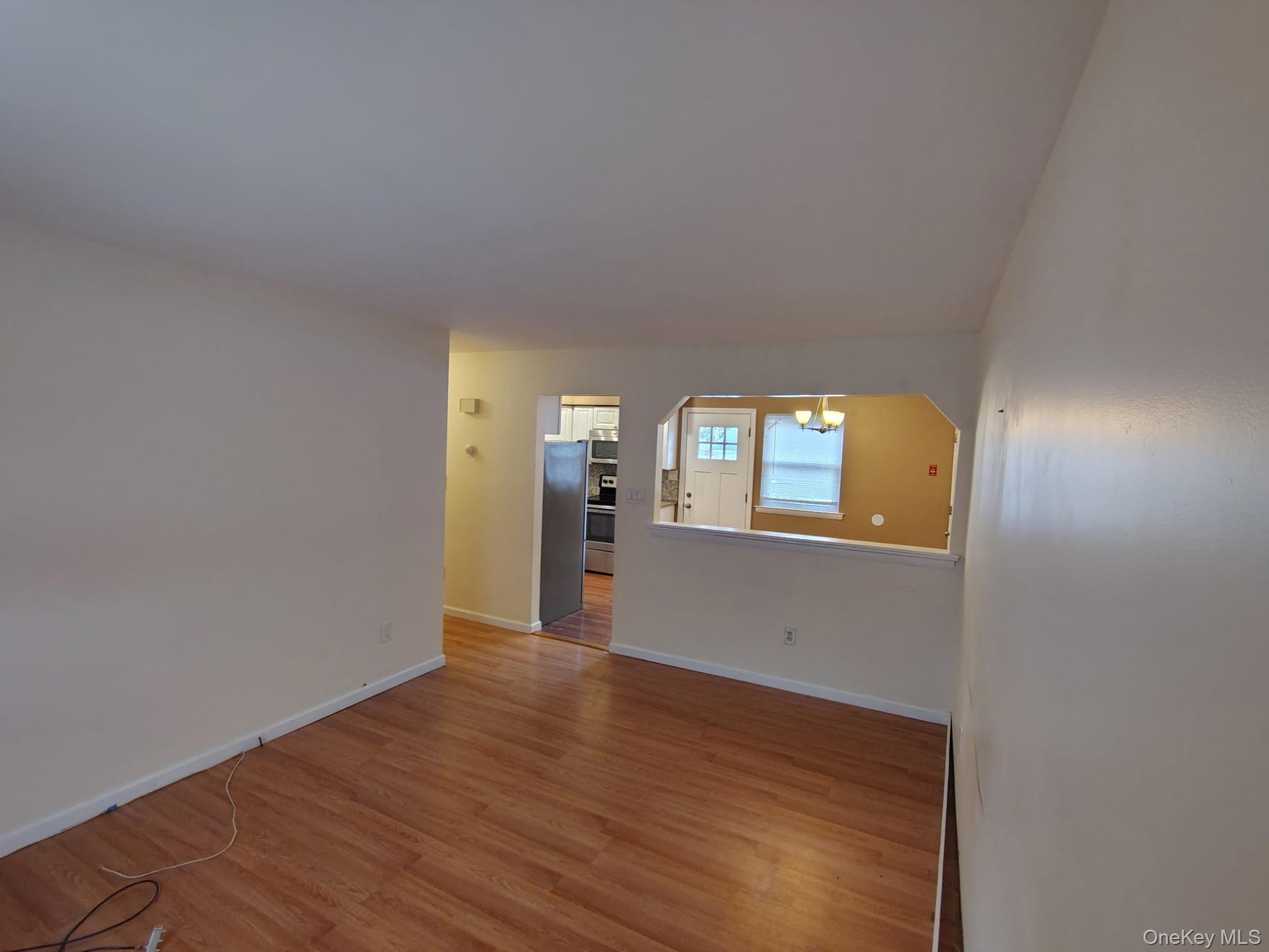 #6 photo, 122 W 1st Street, מחוז סאפוק Deer Park , NY 11729