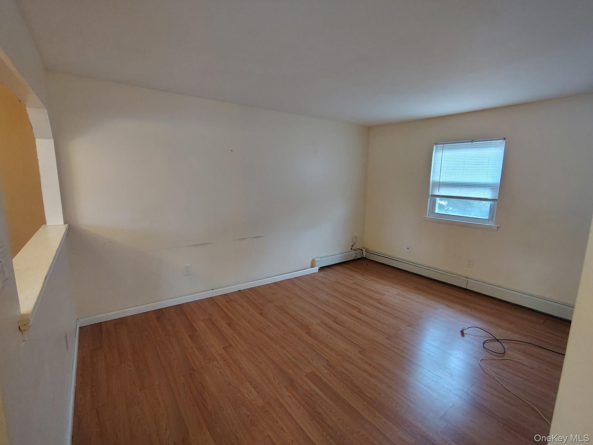 #7 photo, 122 W 1st Street, מחוז סאפוק Deer Park , NY 11729