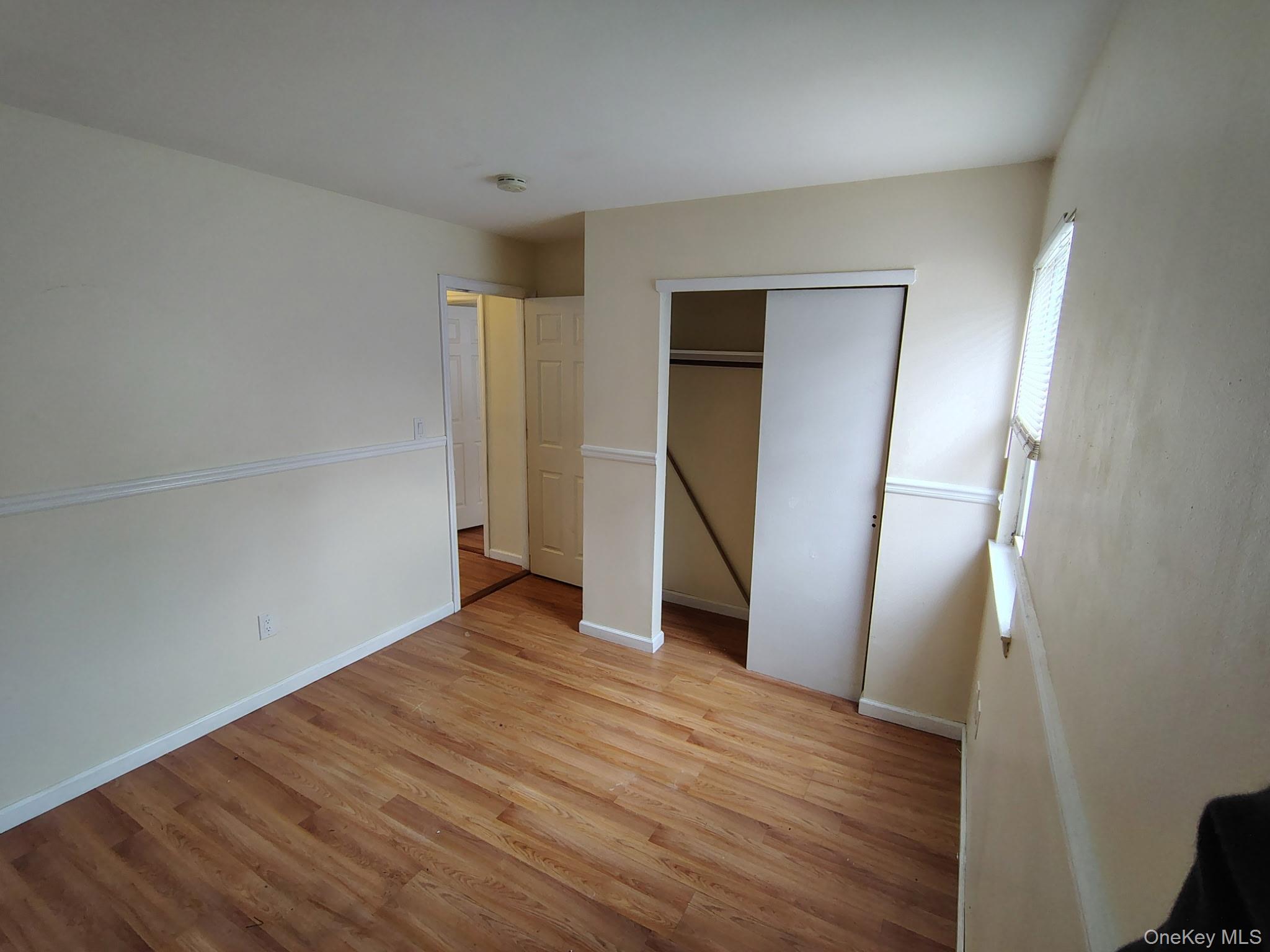 #9 photo, 122 W 1st Street, מחוז סאפוק Deer Park , NY 11729