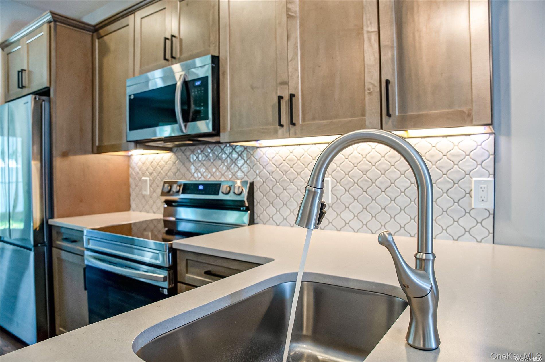 #19 photo, 1 Conklin Street, Farmingdale , NY 11735