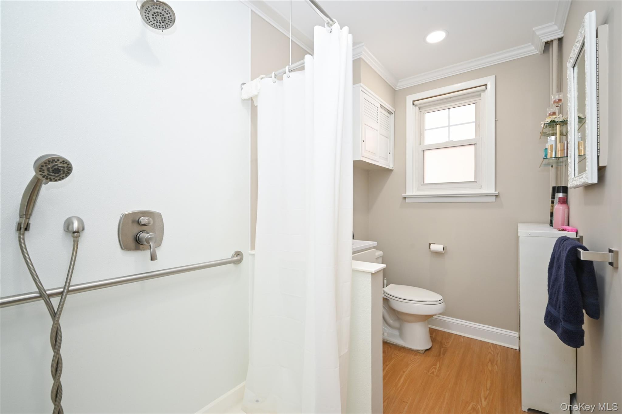 #12 photo, 12513 6th Avenue, College Point , NY 11356