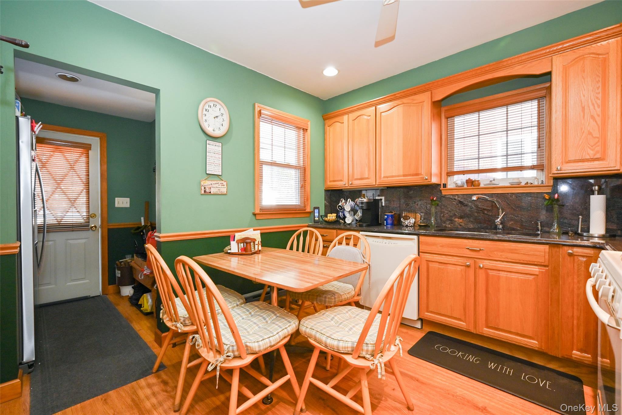 #5 photo, 12513 6th Avenue, College Point , NY 11356